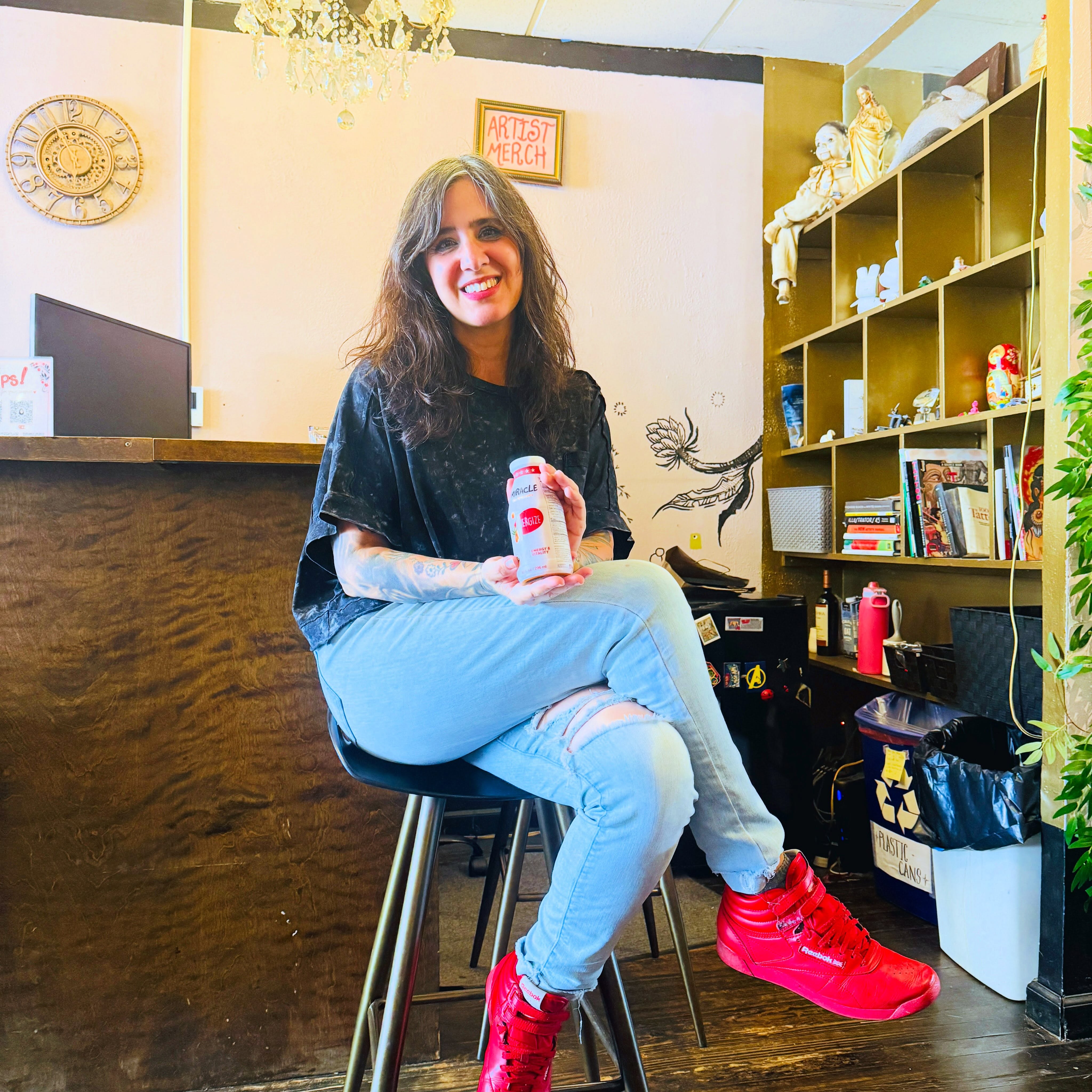Meet @nyahzul , New York tattoo artist, full-time creative force, and one of our favorite Miracle people. ⚡️ Between sketching, inking, and running on pure creative adrenaline, she keeps a Miracle Energize on hand to power through the day the natural way. No crash, no added sugar just real energy for real artists. 🎨🔴
-
-
#MiracleSeaBuckthorn #MiracleEnergize #NYCArtist #noaddedsugar #NaturalEnergy