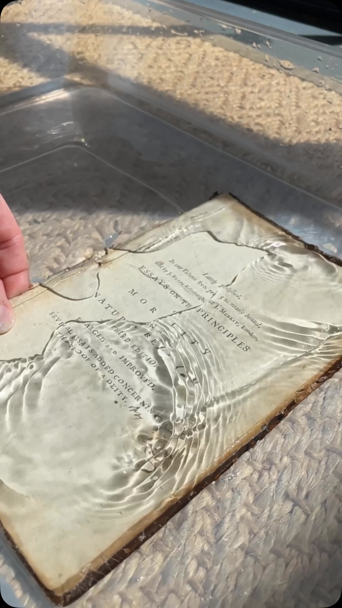 One of my fave transformations I’ve ever rebound! I really put everything into this one 💞 This lovely old book was rescued from being destined to decay 🥲 My customer wanted to transform it with some extra decorative details ✨ including my own hand marbled endpapers, hand-sewn endbands and decorative foiled spine 🤌