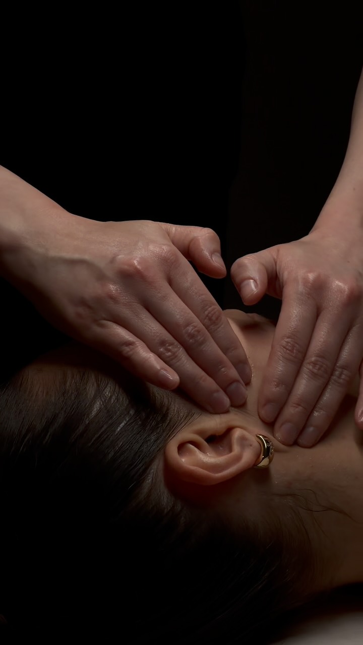 Helping you feel a little lighter, looser & more relaxed one massage at a time 🫧💆🏼♀️🤍
#massage #selfcare #thebodybarbuffalo #massagetherapy #selfcare