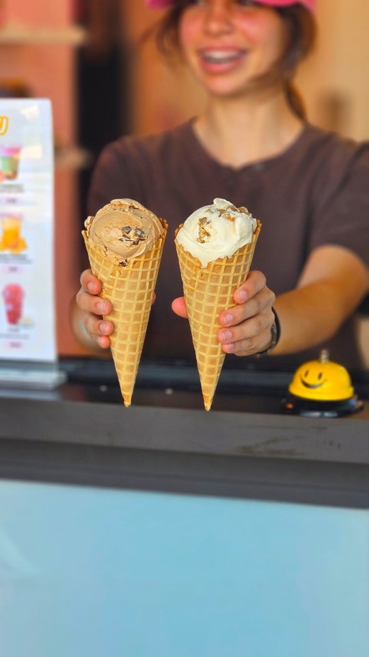 Sprinkles & sunshine all weekend! 🌞