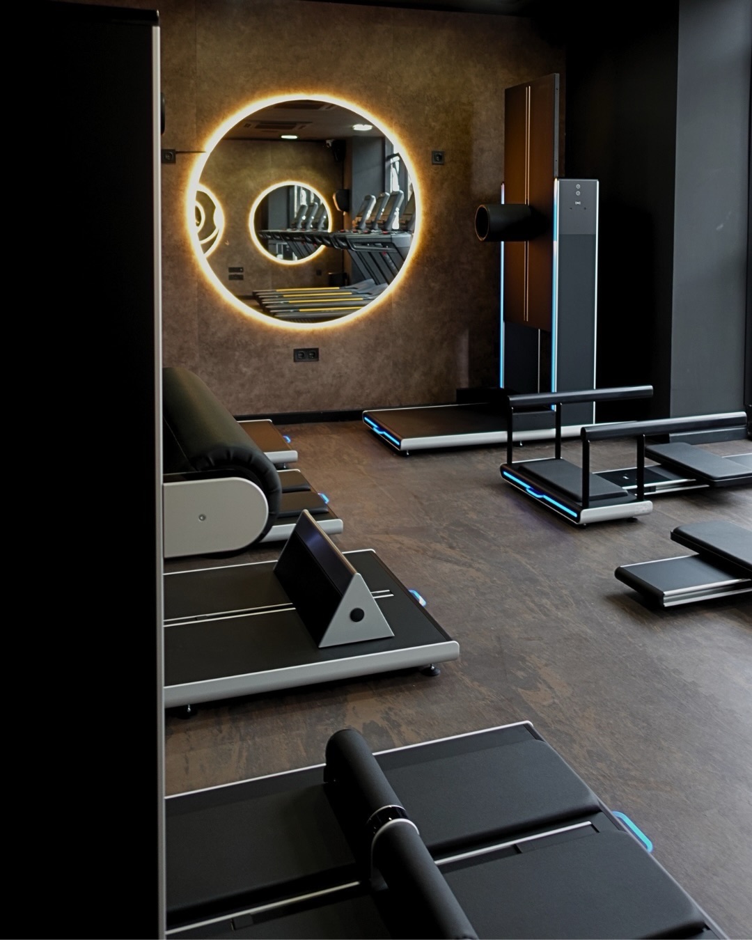 ✨ Welcome to ICROM Fitness
A modern fitness destination where comfort, innovation and performance come together to create the ultimate training experience.
Equipped with state-of-the-art machines, premium facilities and thoughtfully designed training areas, every detail has been created to help members train with confidence, purpose and motivation.
Because great results start in great spaces.
Proud to be part of the ICROM Fitness experience with PaviFLEX.
#PaviFLEX #ICROMFitness #Gandia #GymDesign #PremiumFitness