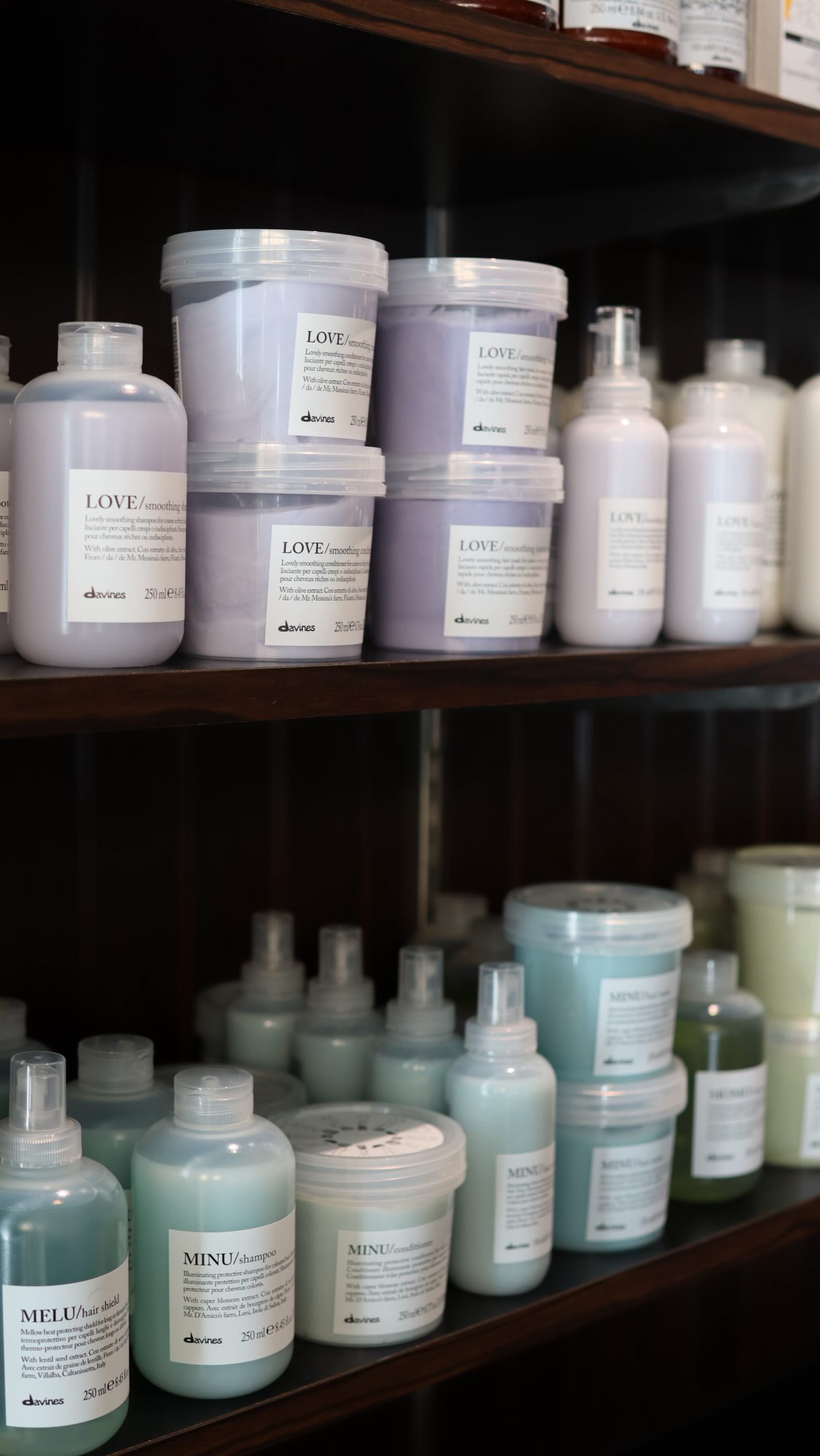 Just a little push to shop local for your favorite products💗✨
Consider this your sign to stop in, stock up, and support your local salon & spa 🛍️