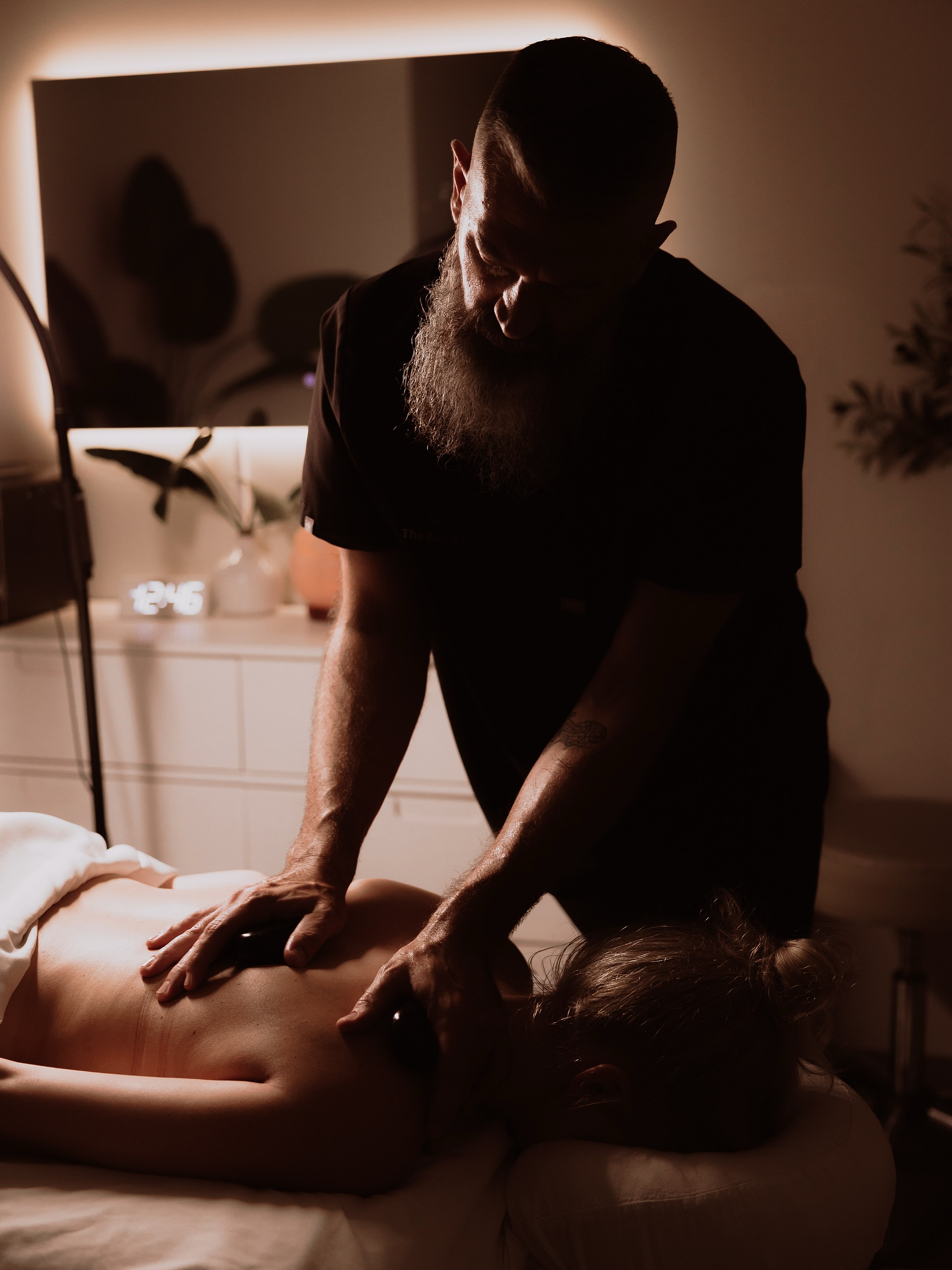 Hot stones;
Melt the stress away, one warm stone at a time. 🪨✨ Your body deserves this kind of reset. 🤎