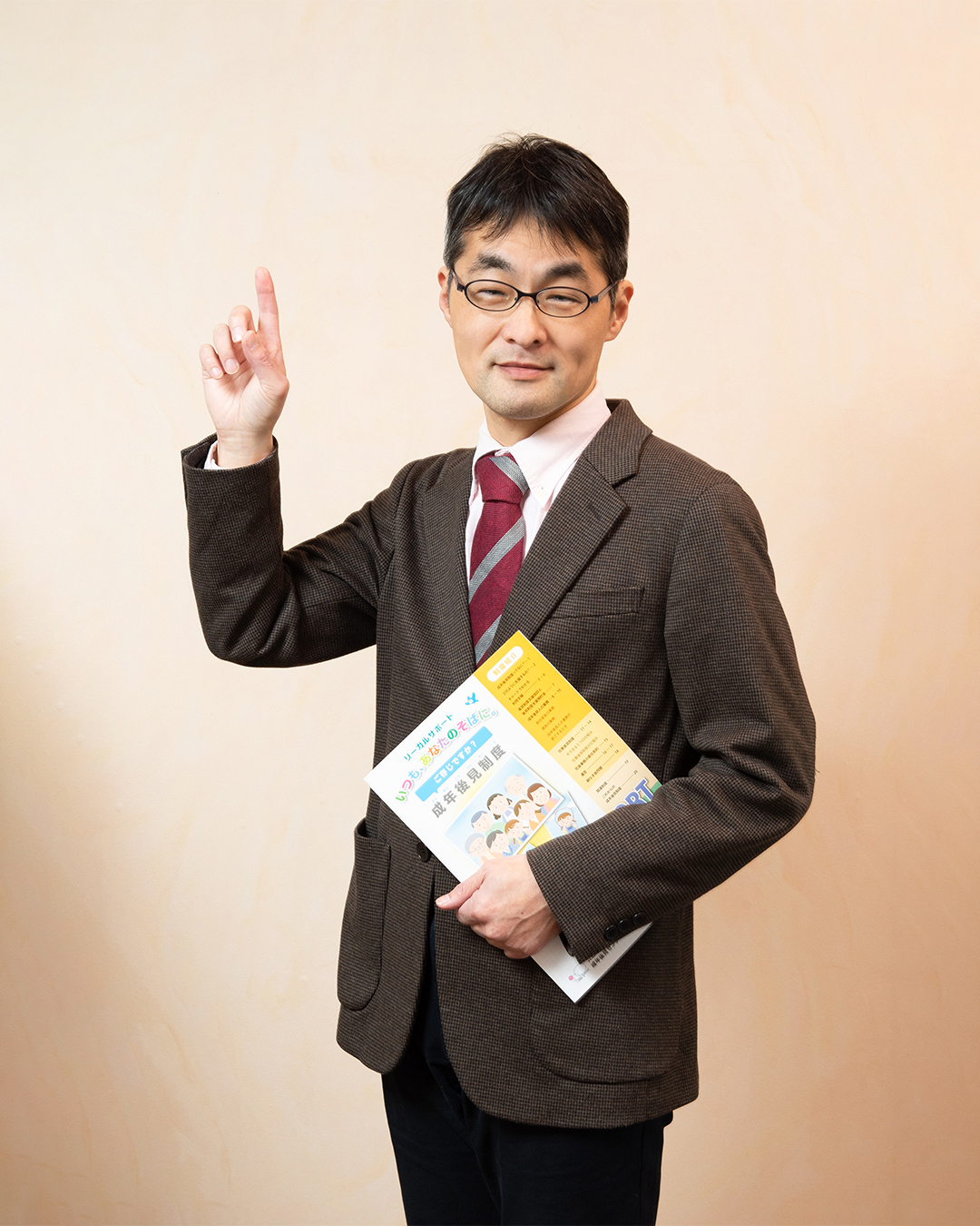 AI加工やフリー素材ではない
リアルな店舗写真を掲載すると
Webの相談率が変わります
・相談者の不安を和らげる
誠実な表情
・事務所の明るさが伝わる事務スペース
を中心に撮影しました。
顔が見える安心感を構築すれば
他事務所との差別化ができます!
詳しい内容はHPをご覧ください
お問い合わせフォームもありますので
お気軽にお連絡ください