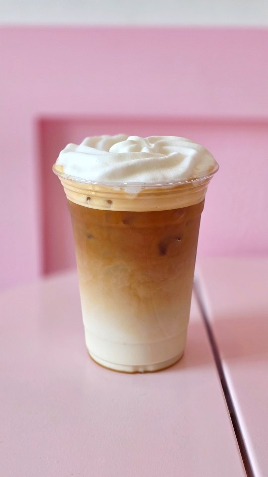 New drink menu just dropped 🧊🍵🍋🍦☕️
Dirty sodas, fresh squeezed lemonade and matcha lattes!? 😱 Swing by and try 'em!
