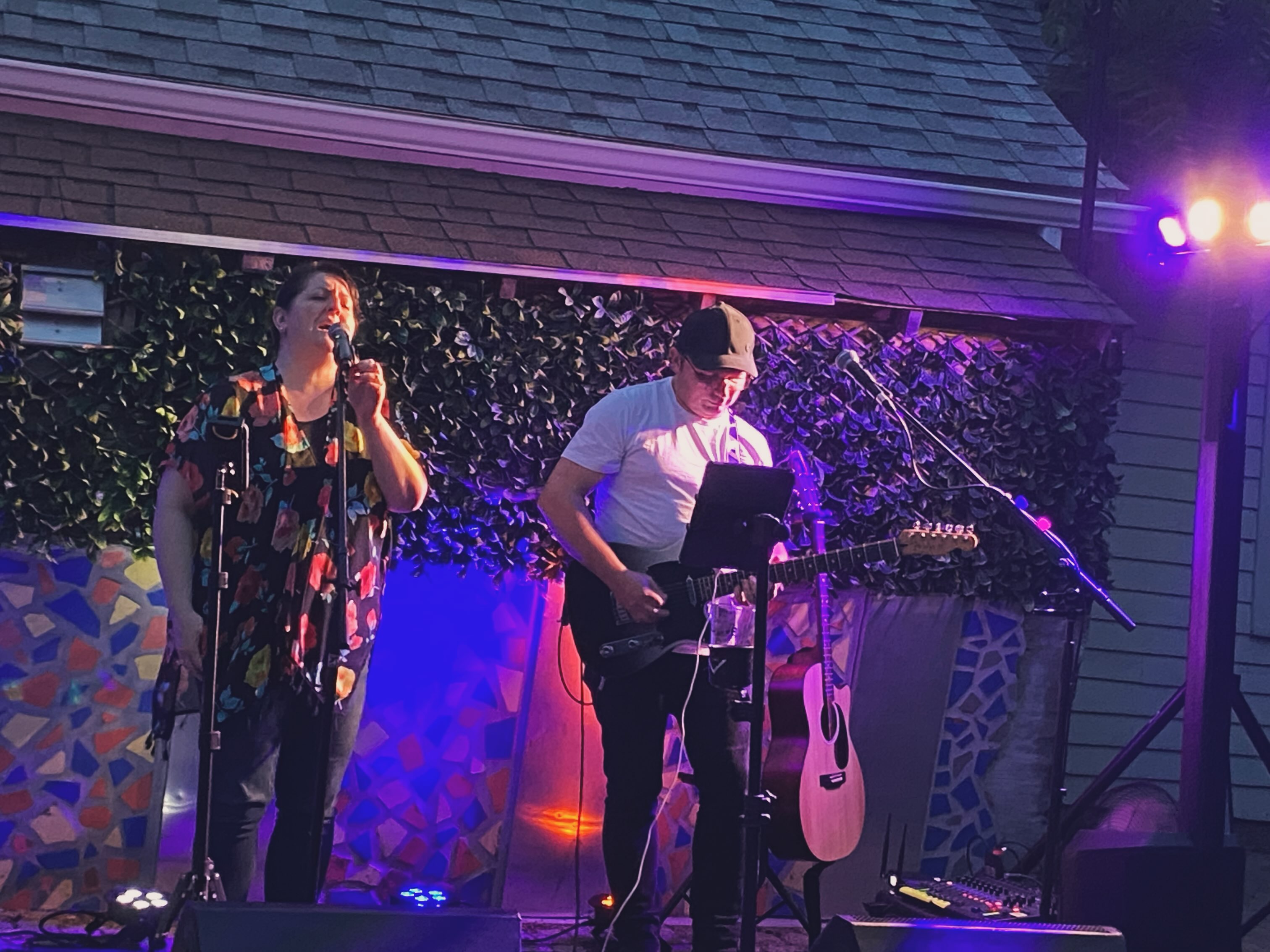 Such a good day, lots of vocal rest but tons of fun playing with friends. Thank you to @mark Crampsie @timcassidycdnsinger for singing for me in long term care. It was so natural to play with Mark, and wow Tim can do an excellent Roy Orbison. Next huge thanks to @eva_sings_live for doing all the singing for @brenkoshouseofpizza your heart and talent are top shelf. And then wrapping the night visiting @johnnybs_music and @amandagrey for their impromptu jam! Thanks Helen for the pics and staying up late!