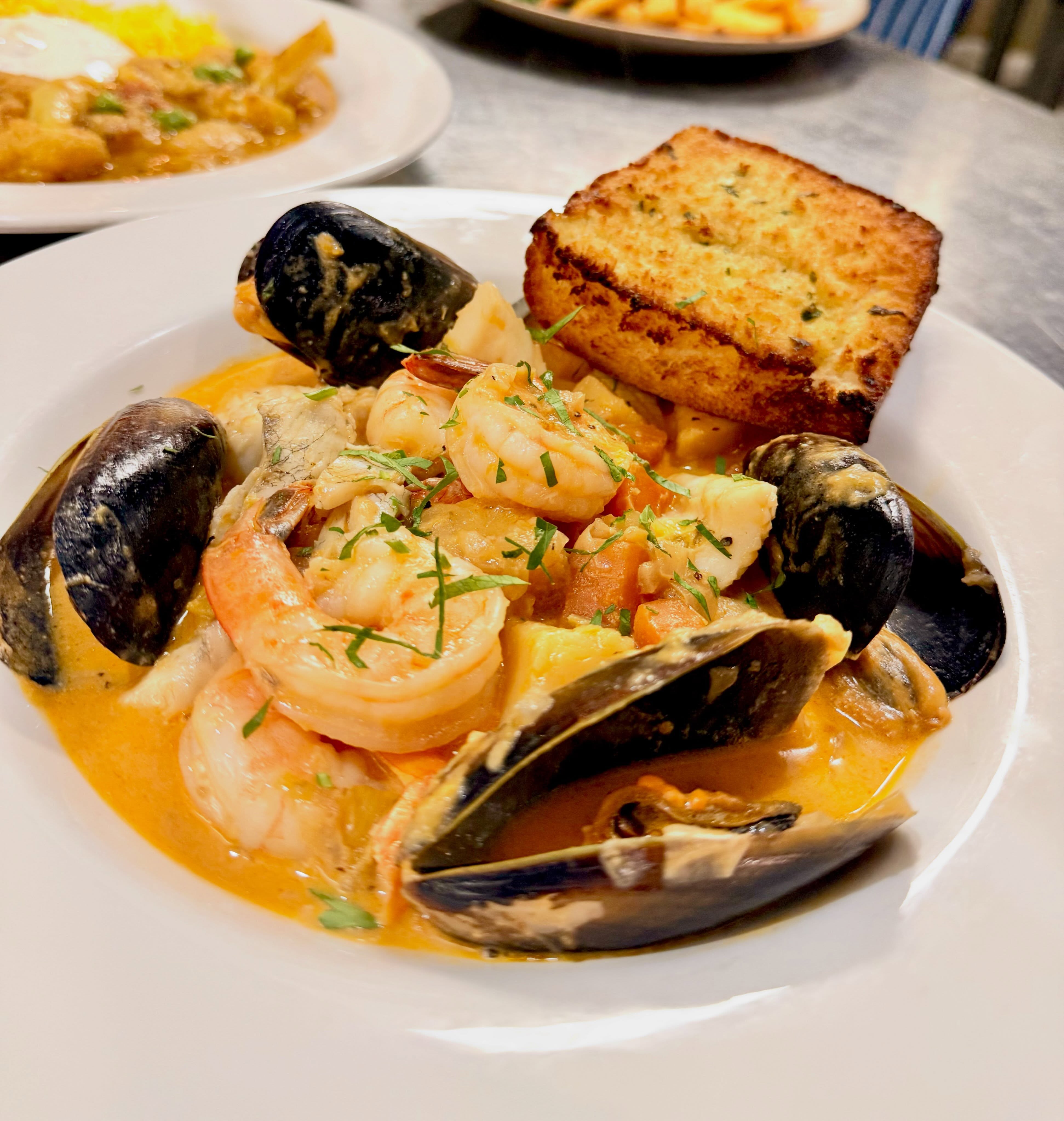 Say hello to our Seafood Bouillabaisse - hearty French style seafood stew packed with fresh seafood, rich aromatic broth and plenty of flavour.
Come in, grab a table and get it while its still on the board
#grandviewbrunswick #grandviewhotelbrunswickwest #3055 #pubclassics #localpubvibes