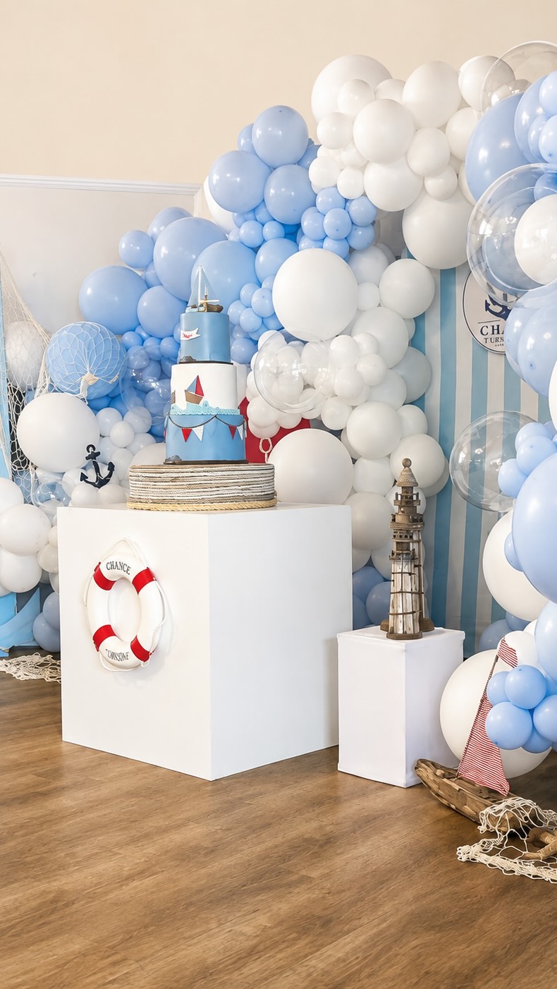 I’m known for weddings, but sometimes the little hearts become part of my love for design too. 🤎
A little nautical world created for Chase’s first birthday, with soft blues, playful details, and so much intention in every corner.