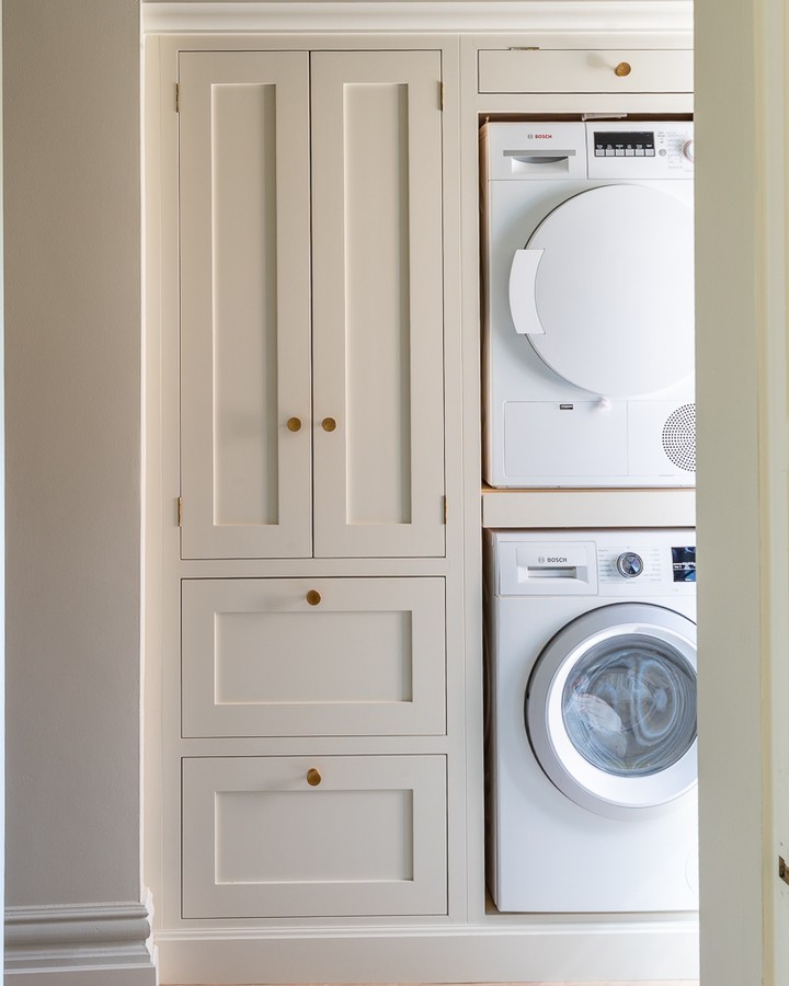 The appliances stack neatly to one side, storage takes care of the rest, and everything fits without the space ever feeling overly functional.
Proof that practical can still look very put together. #BespokeDesign #KitchenInspo #InteriorDesign #ModernLiving