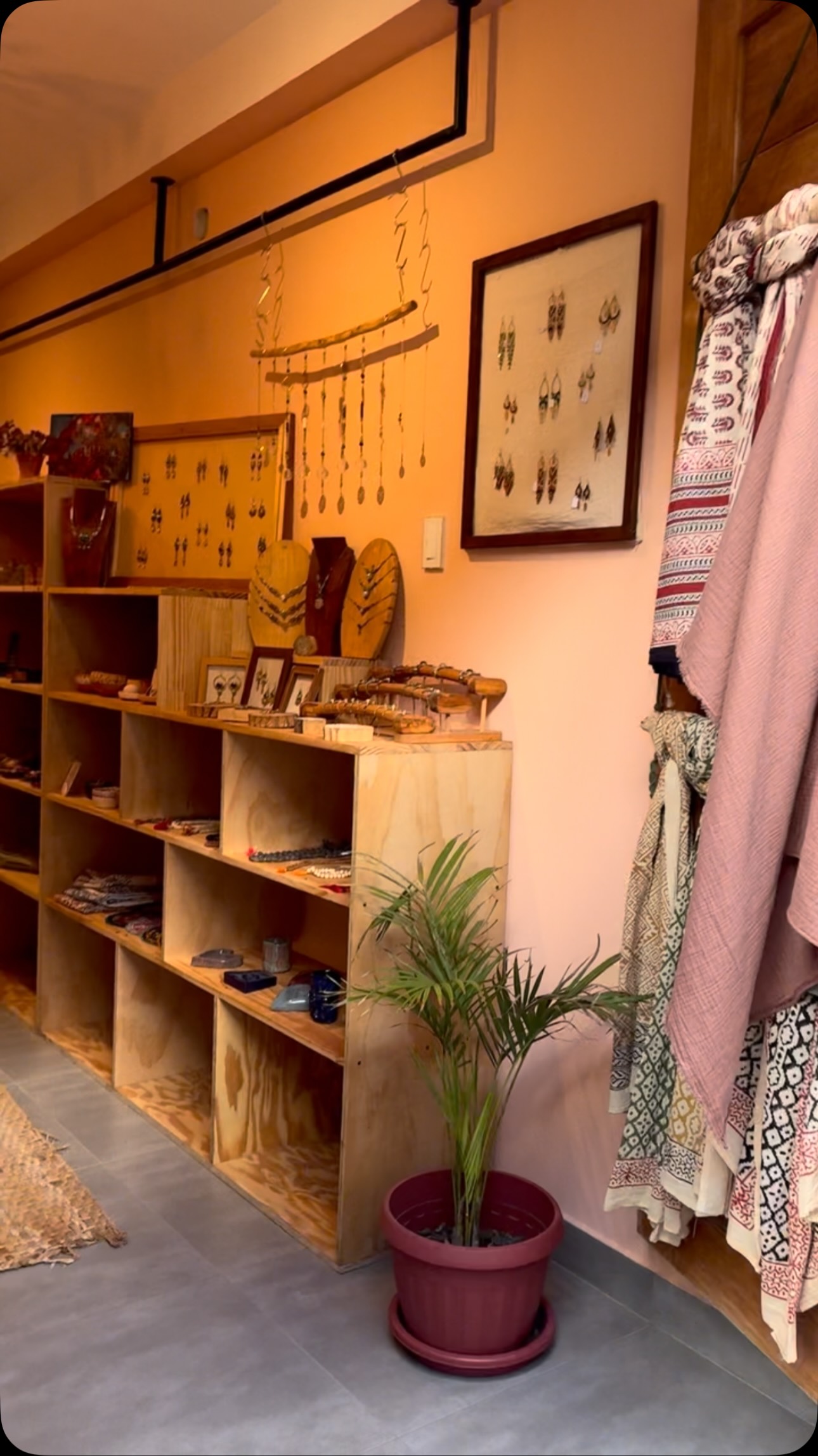 Ahora también puedes encontrar varios de nuestros productos en @mayura_pisac, preciosa tienda ubicada en Pisac, Cusco. Tremenda artista y anfitriona Meli @flor_de_toe
