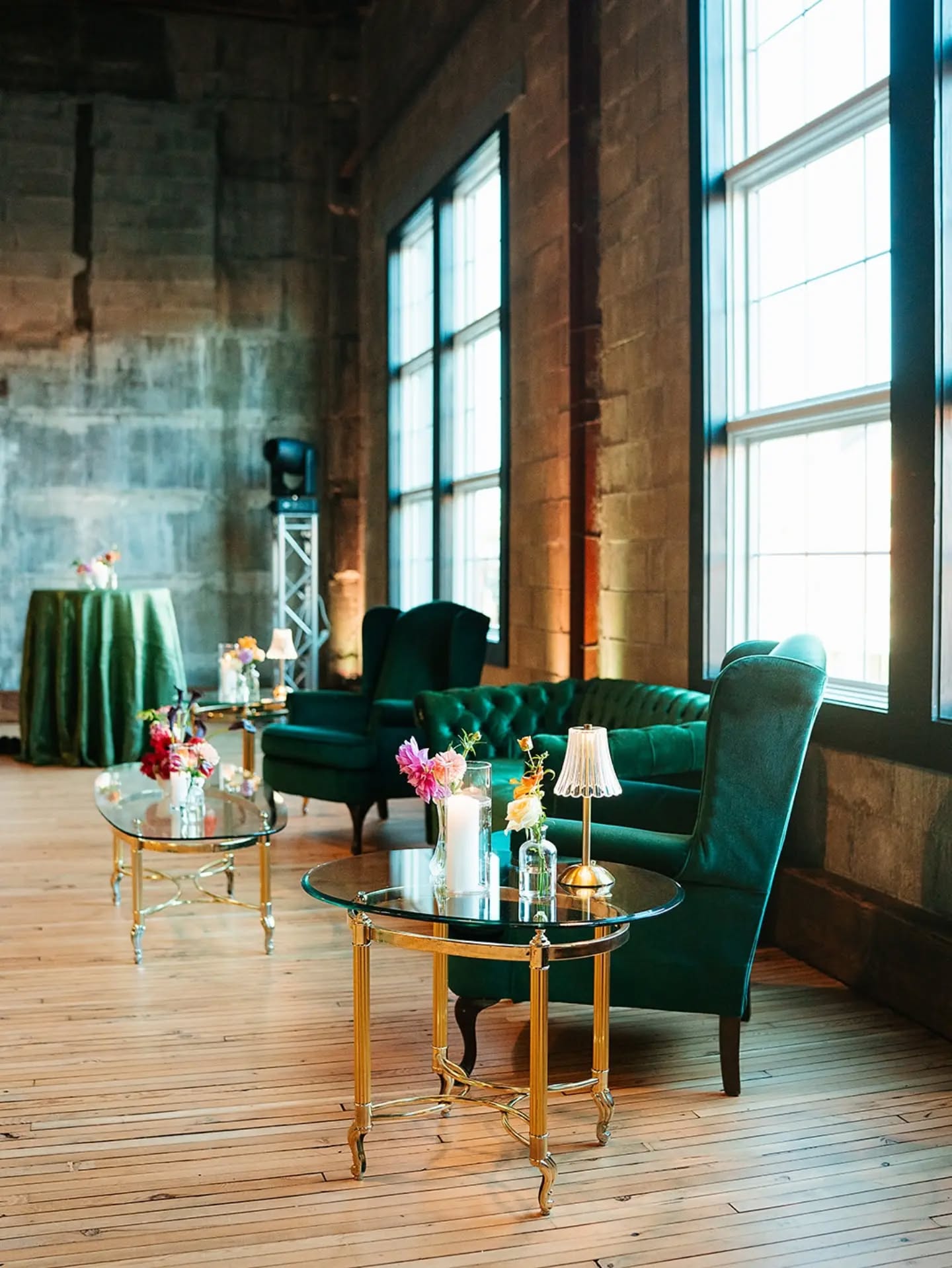 Brb drooling over some furniture choice here. 🖤🟩 🌷
Venue, string lighting: @oliopeabody
Photographer: @daniellelittlesphoto
Planner: @simplybeeutifulevents
Florist: @stemsnh
Band: @vibrant_boston
Caterer: @premierbarservice
Cuisine: @fireflysbbq & @edex_provisions
Getting ready: @bellinnpeabody
Rehearsal dinner: @granitecoastbrewing
Hair & make-up: @viva.la.beauty_
Dessert: @little.crumby.bakeshop
Cotton candy: @lepetitpouf
Disco Lighting: @bostoneventlighting
Invitations: @wed_west
Coffee Cart: @espresso_dave
Photo Booth: @spike_events
Live Artist: @erin.micozzi_artist
Dress: @chantillyplace
Audio Book - @theotherlineco
Rentals: @timelessoccasions_ne
Suits: @indochino
Pet sitter: @bbpupsnh
2nd Photographer: @amandabouleyphotography
Client: @mmmakala @geoffberge