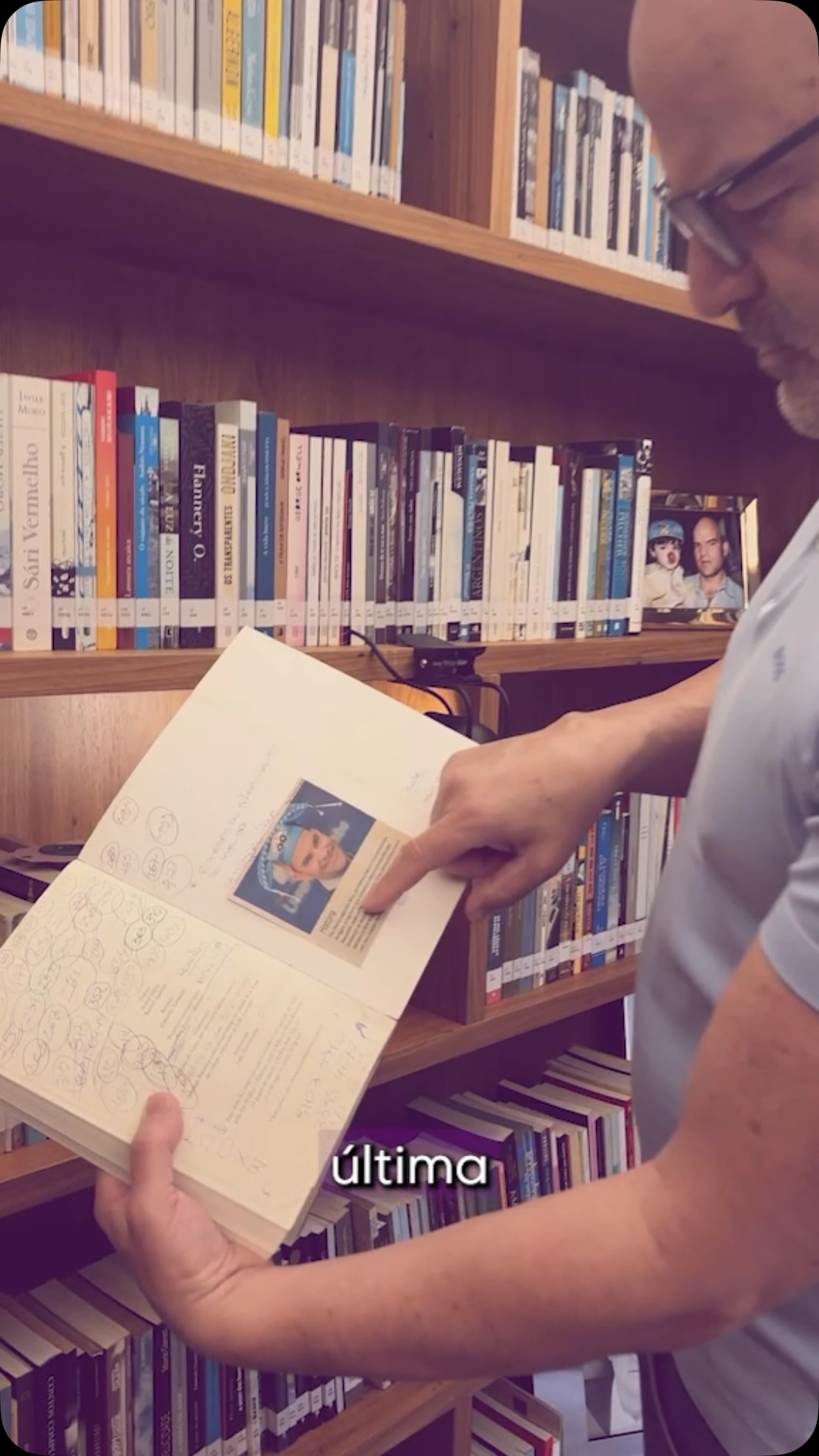 Na biblioteca pessoal de Marcelo, cada livro guarda uma referência, uma história e um pouco da forma como ele enxerga o mundo.📚
#Tnews #Livros #Cultura #Inspiração #Referências