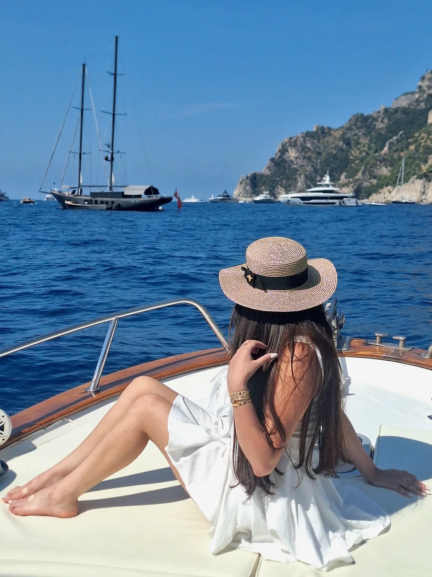 The sea, the sky is beauty
@solbevi_official
@casettadelcustodecapri
@stefandibenedetto
@dimorascura