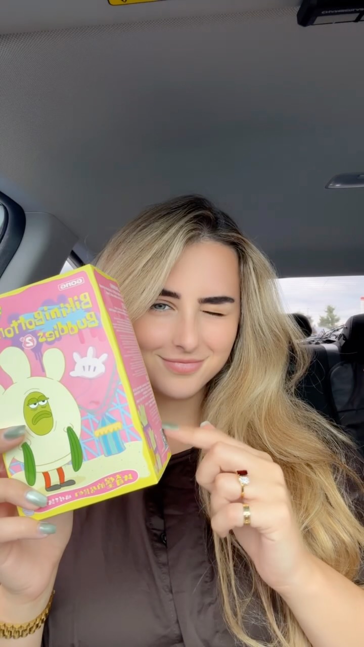 We interrupt this regularly scheduled programming to bring you... ANOTHER Bikini Bottom Buddies #unboxing #asmr.
In case you’re wondering what I’m doing before I arrive at your wedding. This was filmed Saturday 😂 goodbye.