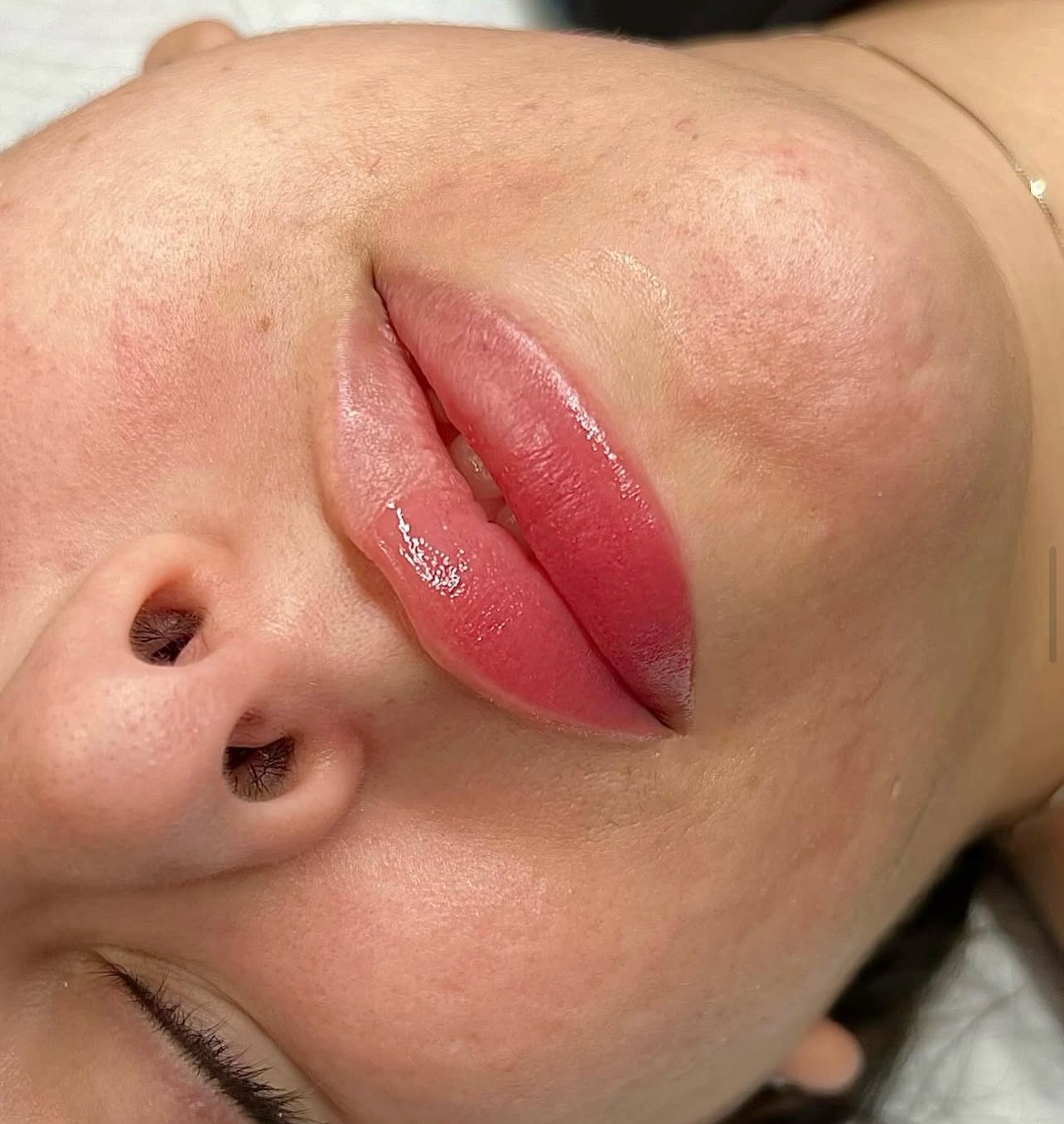 Normally I do the top lip and then the bottom lip, BUT for this session I did half of the lip first to show just how beautiful Lavish Beauty lip blush is 😍 www.lavishbeauty.com All sessions are booked by TEXT 407-402-5821