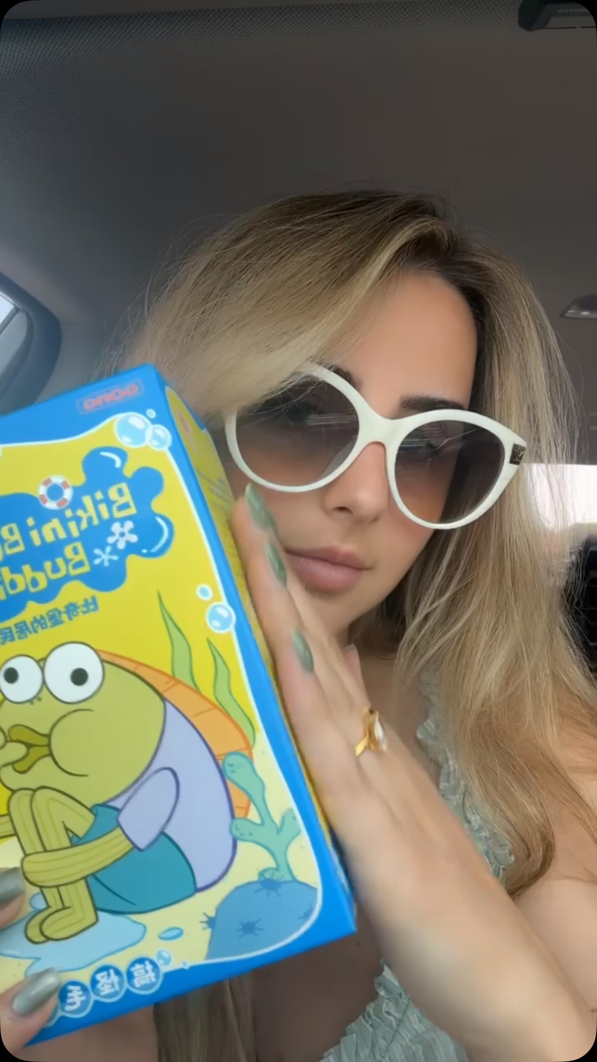 No wedding content today because I’m drowning in editing so enjoy a Bikini Bottom Buddies unboxing. 😂 #bikinibottombuddies #unboxing #ishouldbeediting #asmr