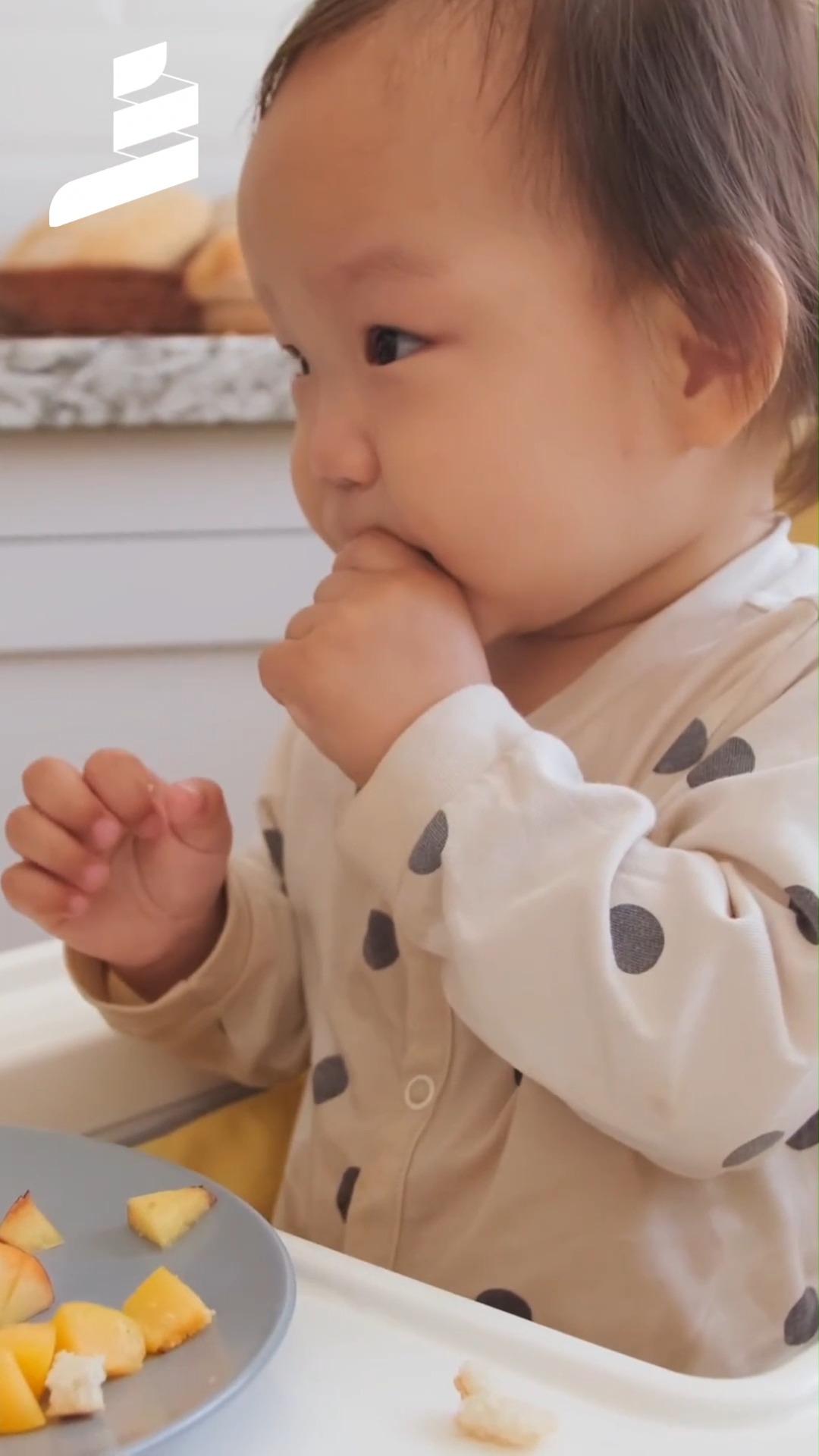 👶🥄 Starting Solid Foods?
Most babies are ready around 6 months, when they can sit with good head control, show interest in food and move food from a spoon to swallow.
Start slowly with soft, single-ingredient foods, one new food every 3–5 days, and continue breast milk or formula as their main source of nutrition. Avoid choking hazards, juice and cereal in bottles. 🚫🍎
Every baby develops at their own pace. Talk with your pediatrician about the best time and foods to introduce! 🩺✨
#premierpediatrics #reverehealthpremierpediatrics #yourhealthaboveallelse #infantnutrition
