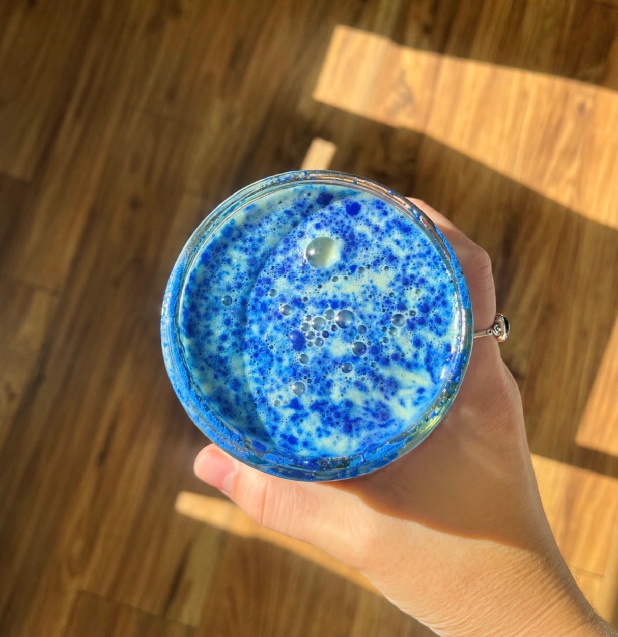 Feelin blue? 💙 We’ve got the fix for you!
Come sip on a Blue Mana juice while listening to your fav tunes & feeling the sun on your skin. Good vibes guaranteed 🌞
Here for you always💙