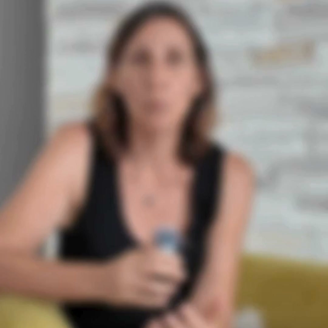 Que souhaites-tu que les gens ressentent en découvrant ton travail ? 🤔
#atelierartistique #artfemme #bienêtre