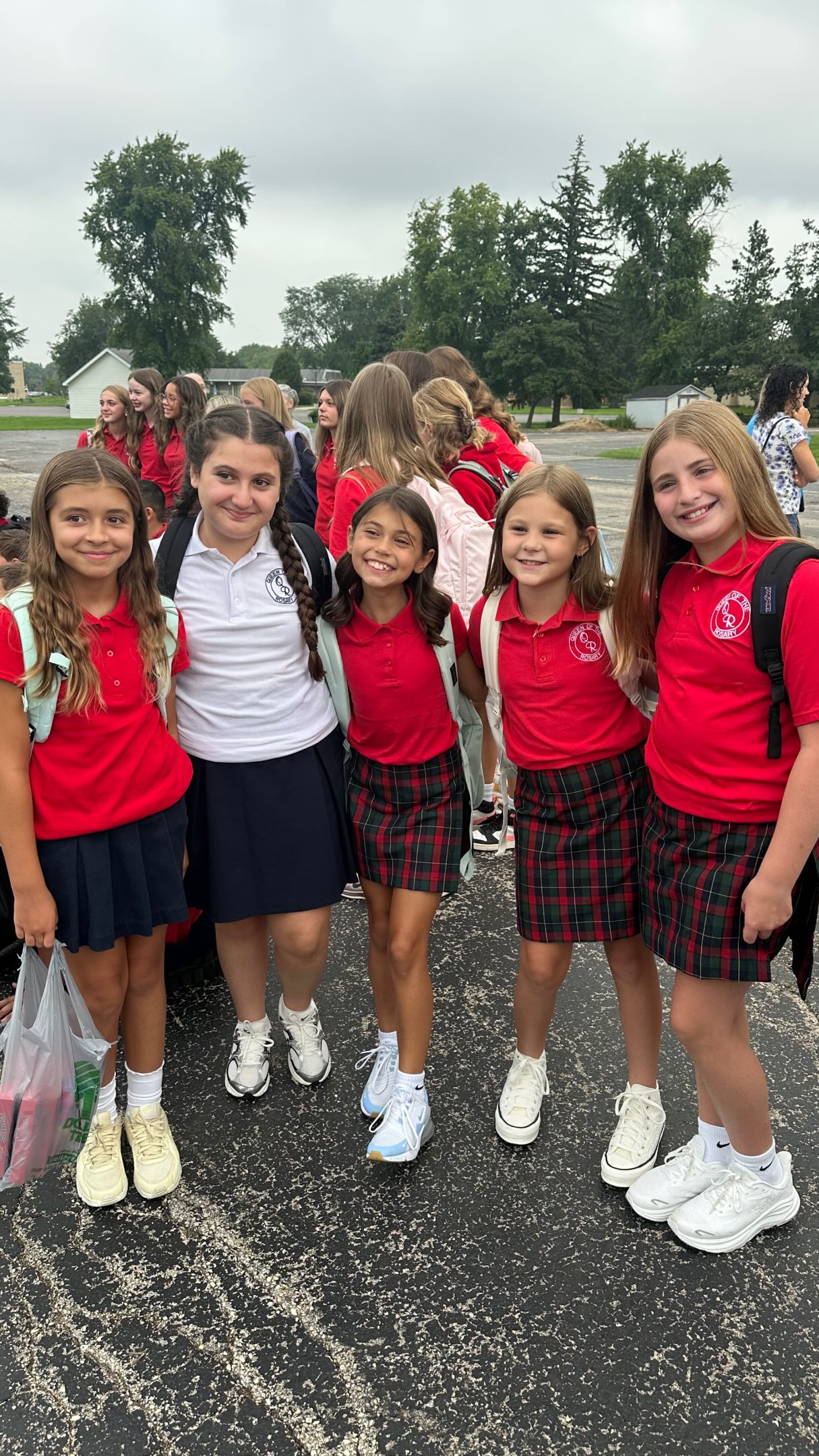 Back where we belong. ๐๐พ Our favorite place with our favorite people! Thereโs no place like QR! Paws Up! #faithtosucceed #chicagocatholicschools #queenoftherosaryschool #qrpride