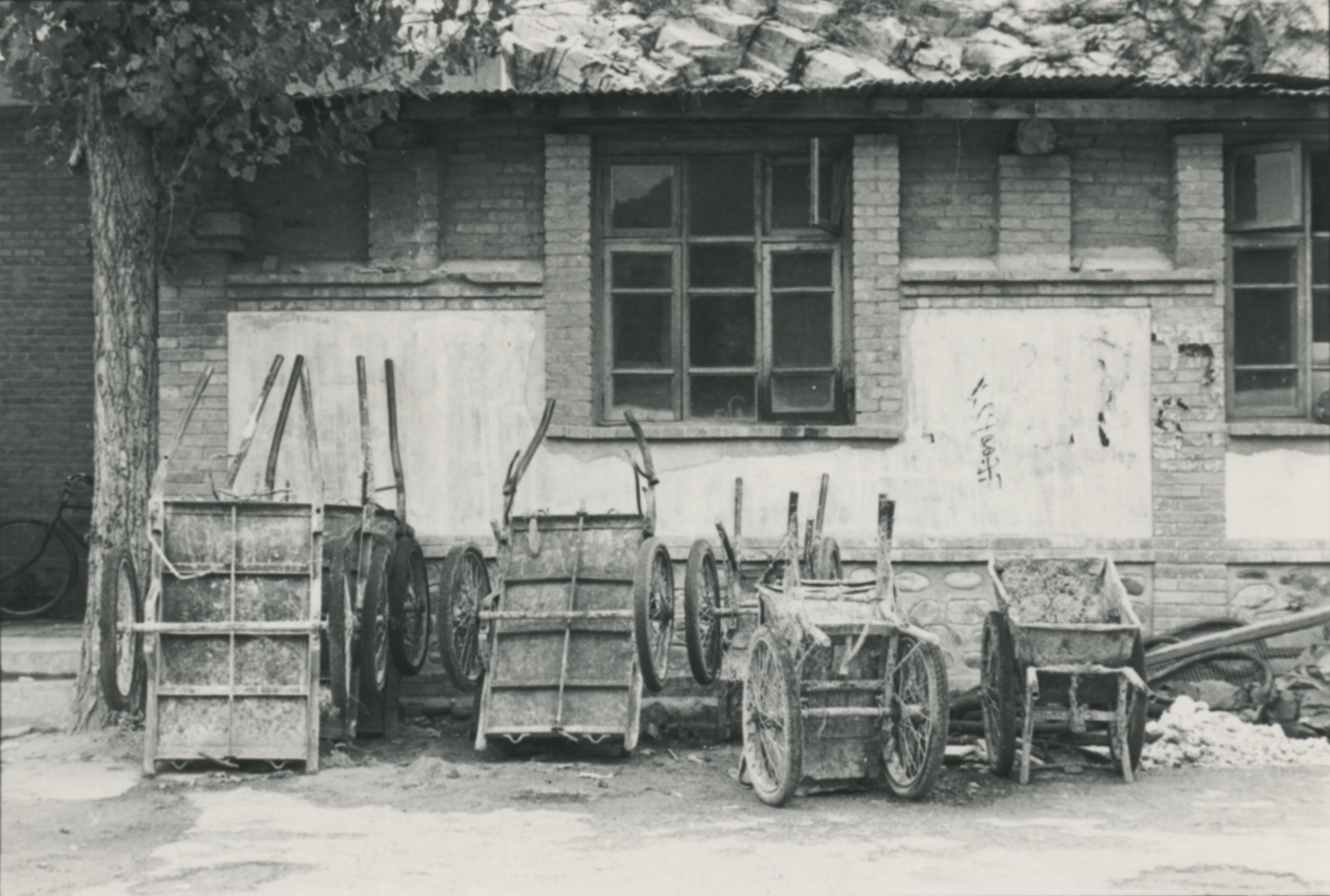 40 Chine 1980-1981, chariots, Beijing, tirage ca 1982, 12,7 x 8,9 cm, photo M.A.©