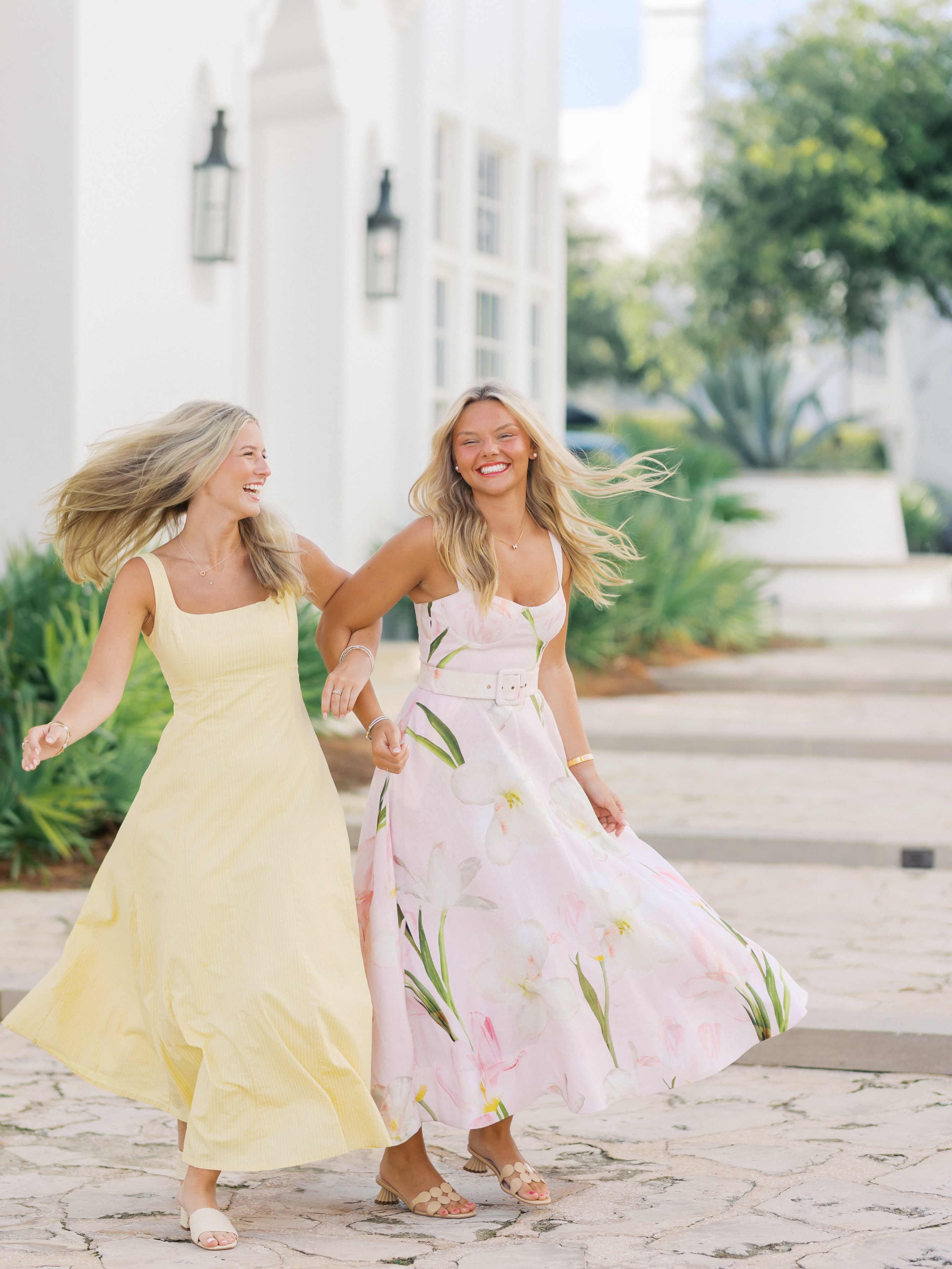 Just the sweeeetest senior session for these beautiful girls!! Such fun getting to explore Alys Beach and photograph these besties before their senior year of high school 🌸