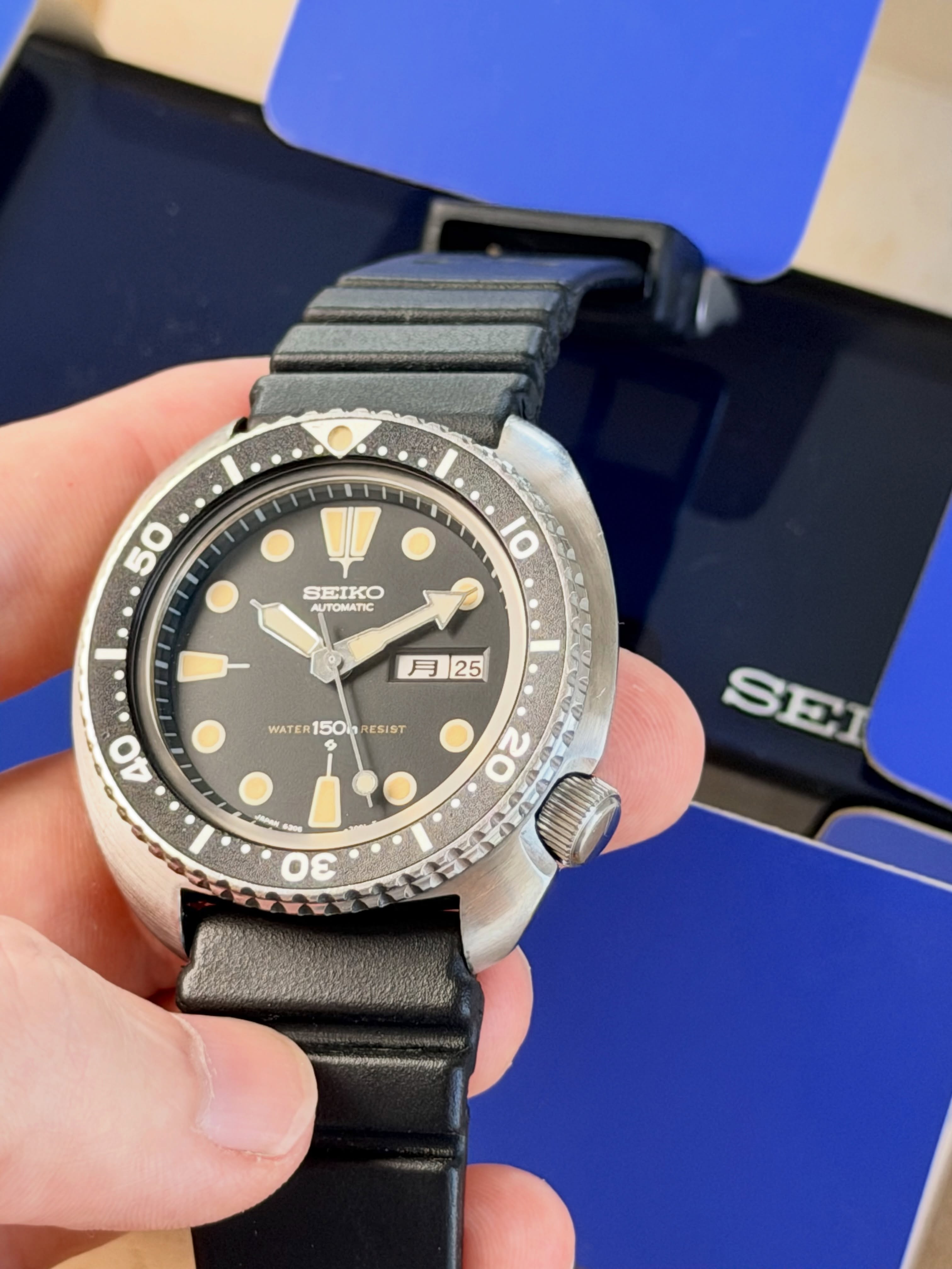 Available now. This is a particularly interesting example of the highly sought after Seiko 6306-7001, dating from August 1981. The 6306 was produced for a relatively short period and is considered one of Seiko’s most desirable vintage Japanese market divers, particularly because it houses the 21 jewel Calibre 6306A with hacking seconds.
The watch is a late production 6306-7001, making it an especially interesting example for collectors. The caseback serial number dates the watch to August 1981, placing it towards the end of the 6306’s production run.
Link in bio to purchase.
#seiko6306