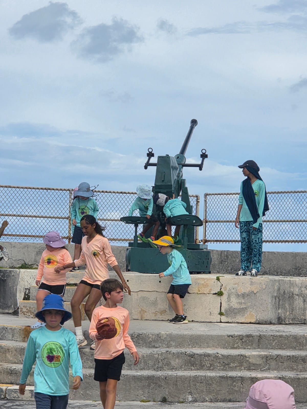 History comes alive when you can climb, explore, and see it for yourself! 🏰☀️ Our KANS Explorers are getting hands-on with Bermuda’s forts, discovering the stories, structures, and cannons that helped shape our island’s past. #kansbermuda #childrenprograms #naturebasedteaching #nature #bermuda