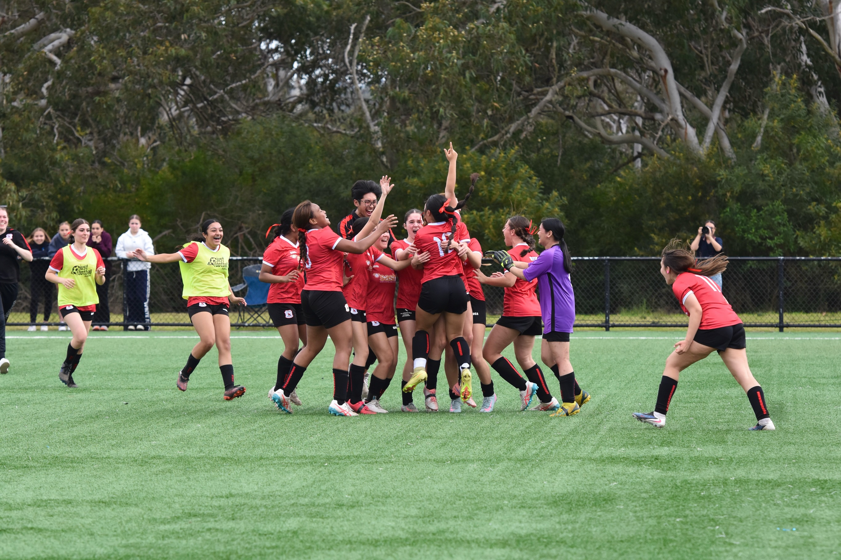 A massive congratulations to our U15/16 girls who won their grand final over the weekend!
After a late equaliser sent the game to penalties, the girls held their nerve and came out on top!
An incredible way to finish what has been a huge season. This group has put in so much effort and shown plenty of fight representing the Dragons brilliantly every step of the way! 🐉
❤️🖤Congratulations girls!! 🖤❤️