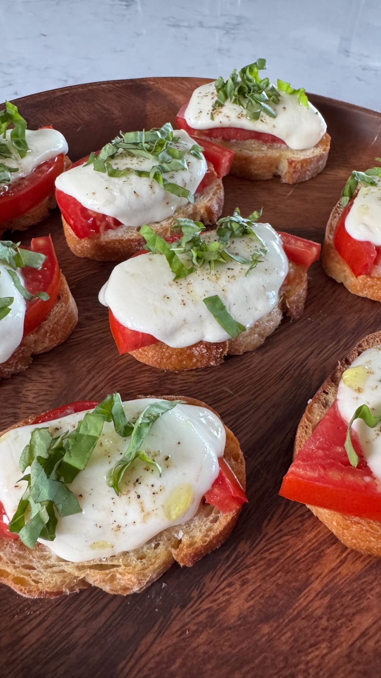 Baked Caprese Crostini 🍅 🌿 🥖 So simple, it’s hardly a recipe. #summer #food #cooking #recipe #tomatoes