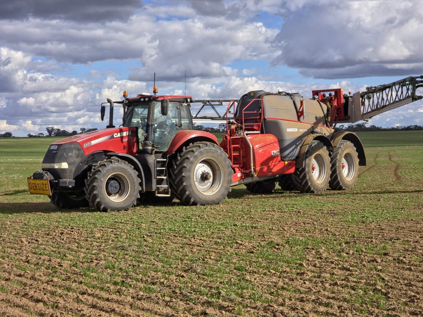 Delivery day!
This HORSCH TD12 Trail Sprayer has hit the paddock, ready to deliver efficiency, precision and productivity this season.
Featuring a 12,000 L capacity, an intelligent two-tank system for optimal drawbar load distribution, and active boom control for accurate application at higher operating speeds, the TD12 is built to perform. Large tyre options also help minimise soil compaction while maintaining low horsepower requirements.
Wishing the new owners all the best for the season ahead!