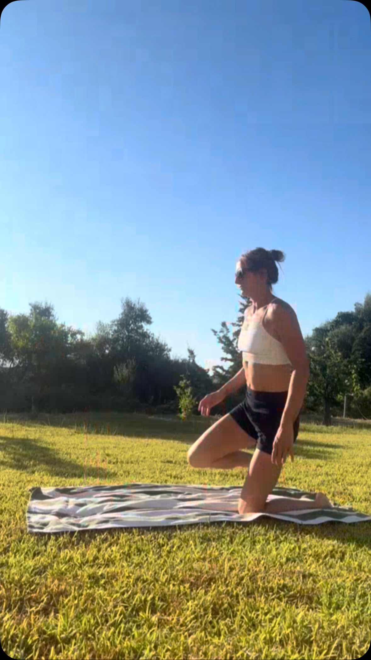 Holiday body feeling stiff? This is my go-to wake-up routine ☀
Long car journeys, flights, sunbathing on a lounger all day — your hips and spine pay the price. This is the exact mobility flow I use on holiday to undo all that sitting before I even get to the pool.
5 minutes, no equipment — beach, hotel room, garden, anywhere. Save this for your next trip! 🌿
#outdoortraining #mobilityflow #holidayworkout #newforestgym #womensfitness over40fitness
