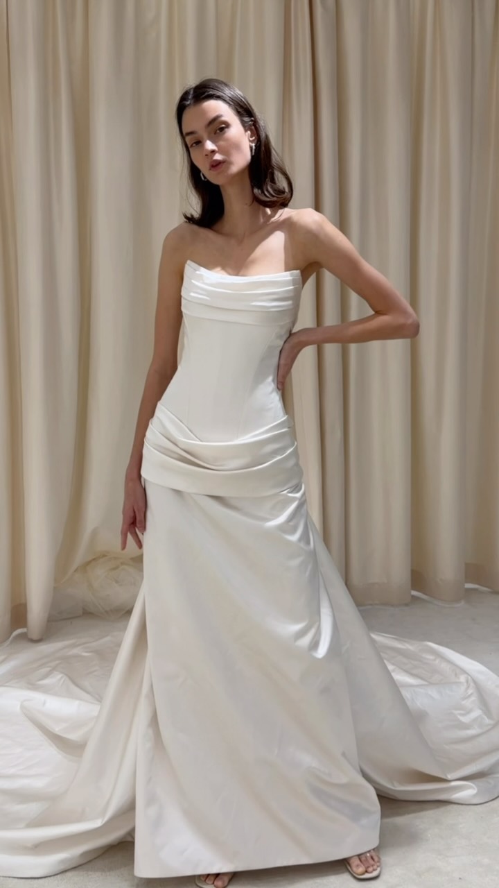 The Satin Edit ✨
New satin gowns have arrived at Chérie Amor Bridal. 🤍
Clean lines, sculpted silhouettes, and that effortless bridal elegance — made for the bride who believes less can be unforgettable.
Our newest styles are now available to try on in our Orange County boutique.
✨ Anniversary Celebration happening now
Book your bridal appointment and come find the one.
#OrangeCountyBride #WeddingDressShopping #SatinWeddingDress #OrangeCountyBridal #cherieamorbridal