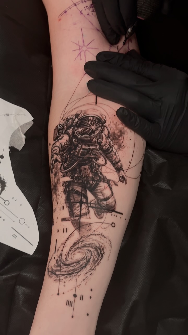 Progress shot of an inner arm project inspired by sci-fi books, films, and cosmic events.
The final piece took three sessions to complete, spanning the inner forearm and bicep. My client travelled from the States to have the project done, and I’m incredibly grateful for the trust and commitment throughout the process. It was an absolute pleasure having you in the studio!
For those interested in starting a project of their own, please contact me via email. More information can be found through the link in my bio.
#fineline #torontotattoo #microrealism #blackandgrey #spacetattoo