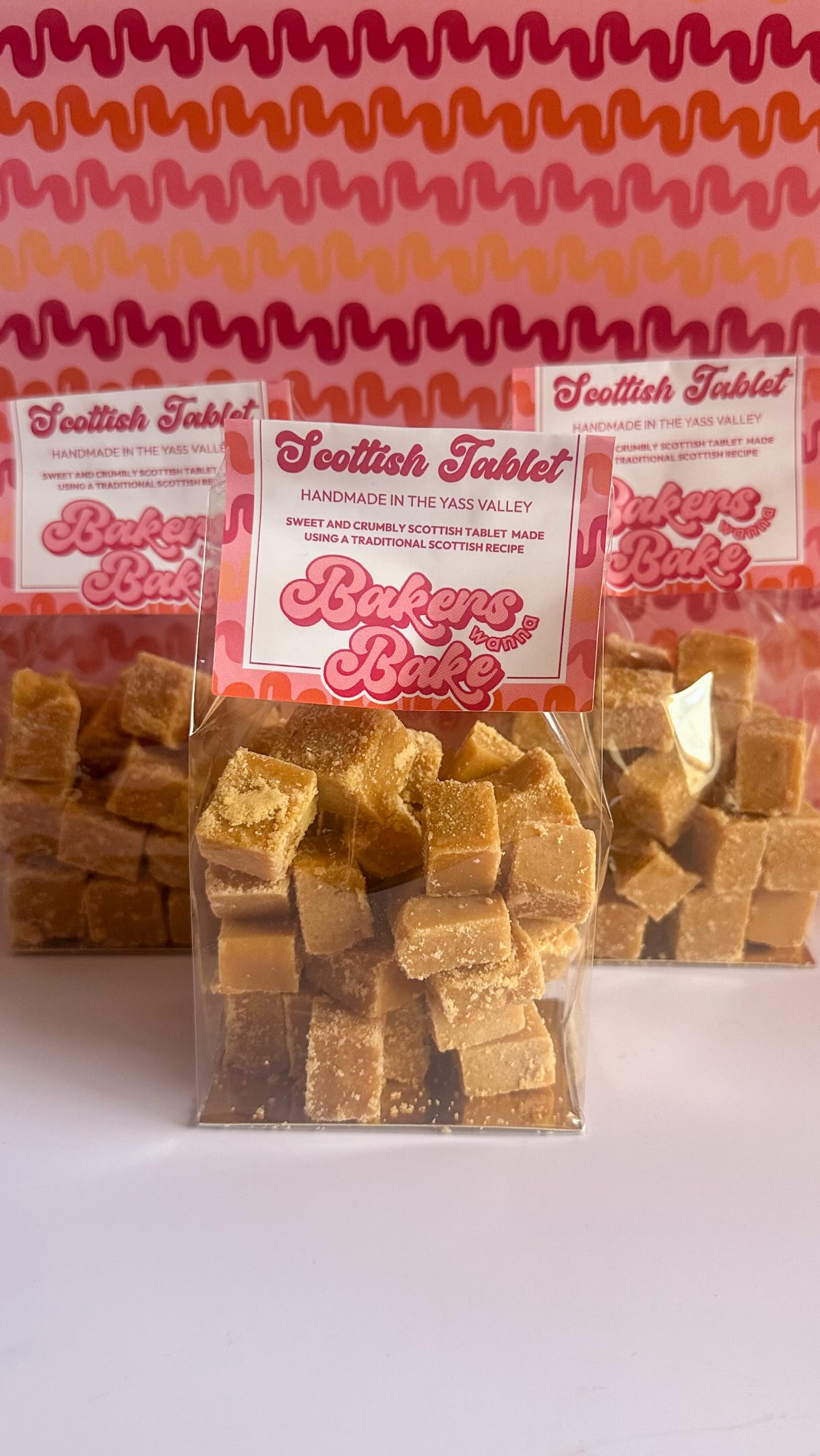 I wish I could bag at 10x speed, would really help me get a lot more done 😂
.
.
.
.
.
.
.
.
#bakerswannabake #canberrafoodie #confectionery #fudge #scottishtablet