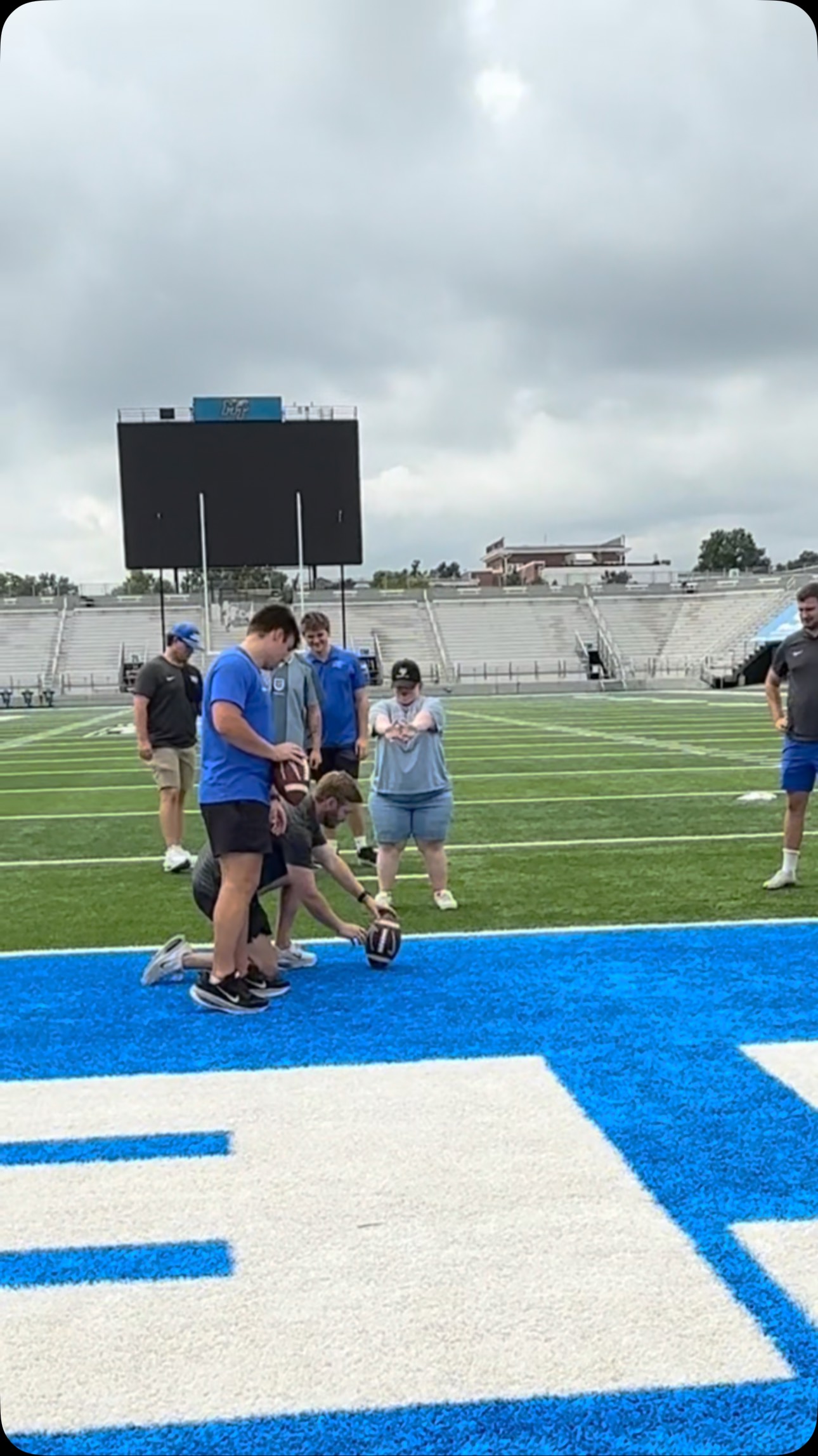 We think Shannon is ready to join the Blue Raiders this season! We are so grateful to the @mtathletics for hosting Possibility Place during Summer Camp. Our Pals had the opportunity to tour the new Stephen and Denise Smith Student-Athlete Performance Center, along with the SRM Concrete Club (shout-out to our good friends and supporters at @srmconcrete!), and watch awesome sizzle reels of the Blue Raiders. Then we were able to take to the field and practice our passes and kicks with the team, who all did an exceptional job with our Pals! Thank you so much for the incredible hospitality, @mtsu! Go Big Blue!! 💙🤍
#mtsu #blueraiders #iamtrueblue #murfreesboro #specialneeds