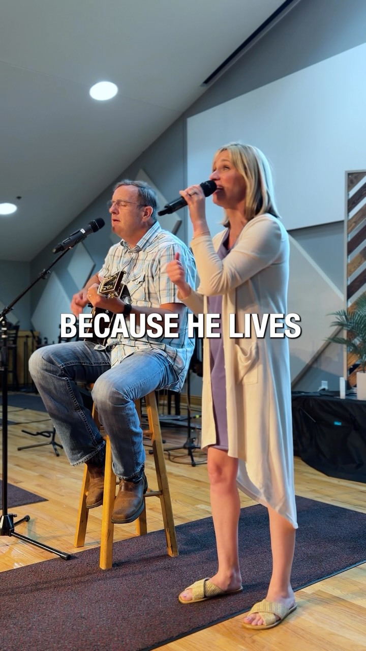 Pause the scroll and take a minute to praise! #becausehelives #praise #worship #pauseandpraise #hermitagepa