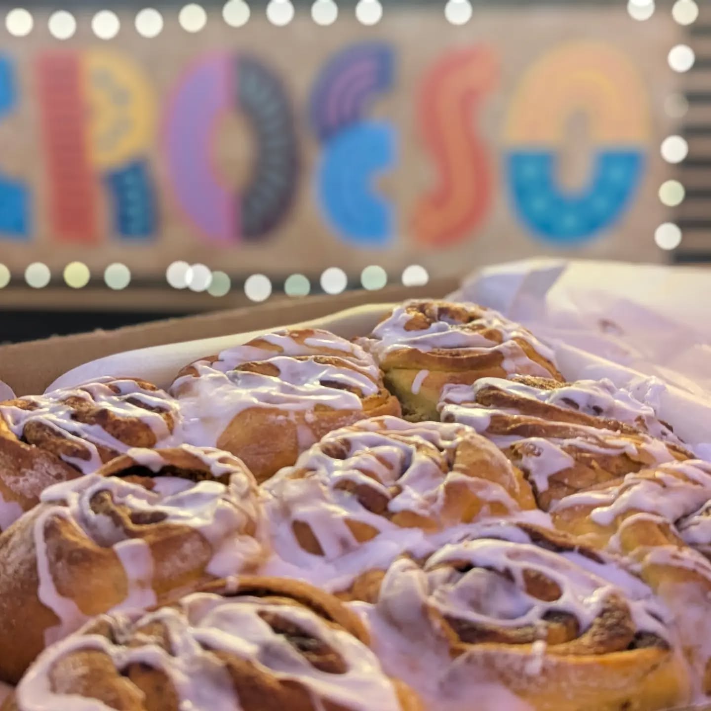 Fresh delivery alert! 🧁✨
We’ve just had a fresh batch of cinnamon rolls and cupcakes arrive at The Place — perfect for a little midweek treat. 😋
🍥 Cinnamon rolls
🧁 Cupcakes
☕ £3 each or £3.50 with a hot drink
Pop in, grab a cuppa and something sweet before they disappear!
📍 The Place, Newport