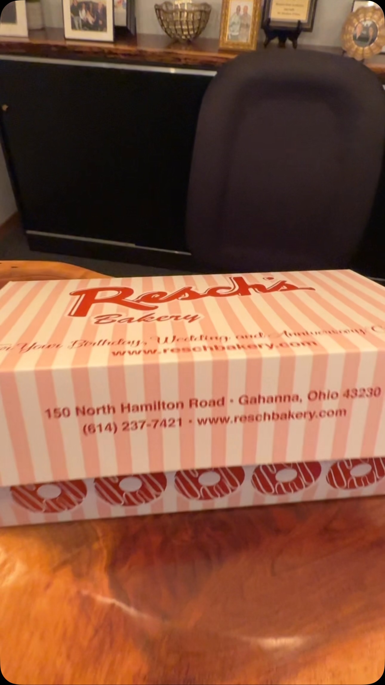 Okayyy… our clients really know how to keep us SWEET! 🍩😍✨
We have the BEST clients EVER at Handcrafted Aesthetics! 💕 Thank you so much for the delicious donuts today! You absolutely made our day! 🥰#reschsbakery #graditude #womeninbusiness #trending