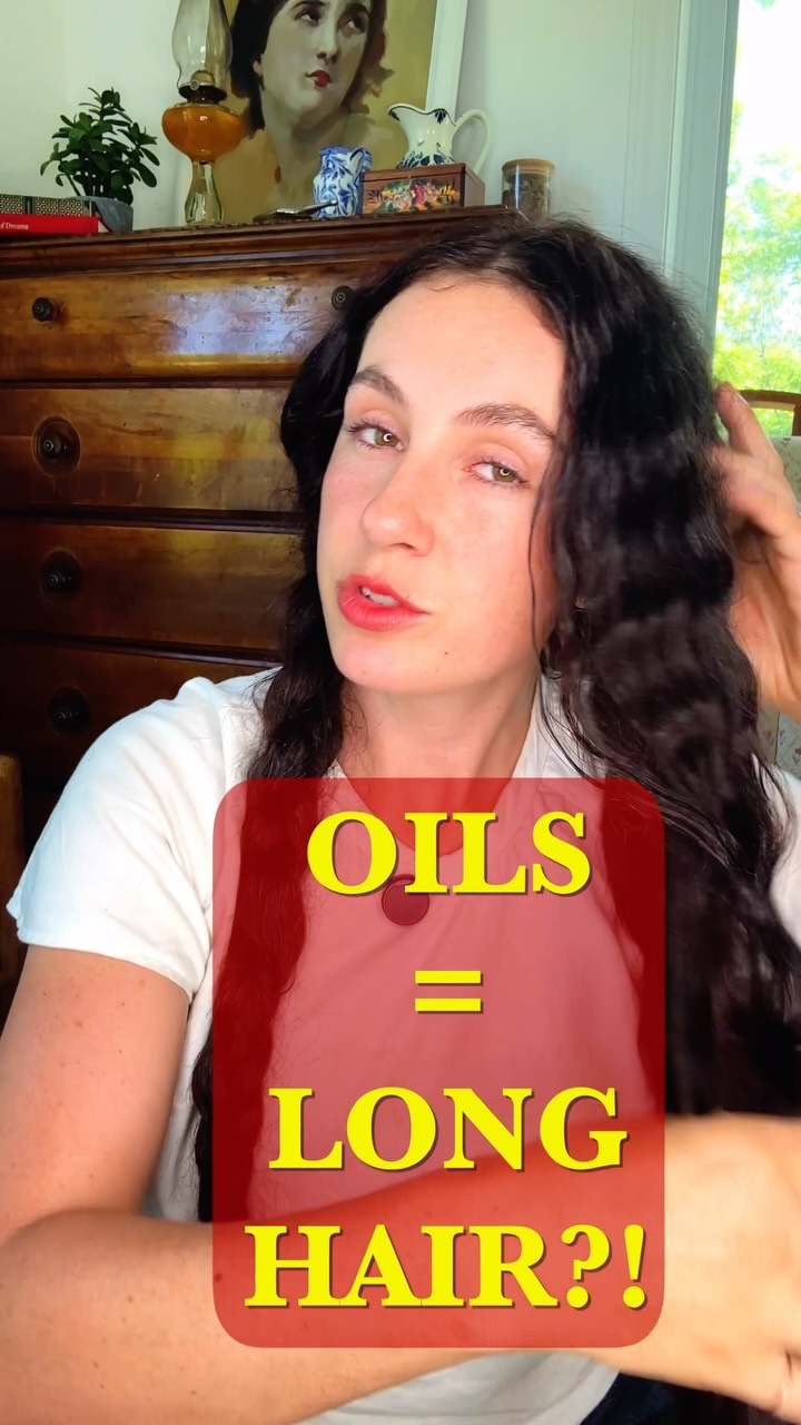 I reversed my severe postpartum hair shedding with just daily drops of oil and a simple DIY dry shampoo—you won't believe the new growth that appeared so quickly. 👩🏻🦱
📝 Comment GROWTH GUIDE for my free Hair Growth Guide complete with all of my DIY recipes!
🌿 Comment HAIR OIL to learn more about my viral herbal hair enriching oil formula.