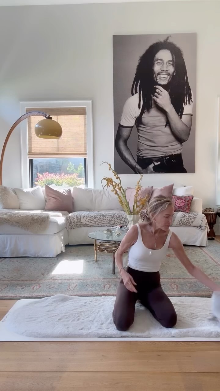 Morning!
Monday meditation... 🪽
Start with a surrender and "show me." That alone shifts the frequency.
And remember the AWE... this experience as a spiritual being expressed as a human being is beyond Sci Fi! Stay in the awe that we are even here at all!!
Let's life awe you... take your breath away in its beauty and magnificence. 🙌🏻
#mondaymeditation
#startwithsurrender
#surrender