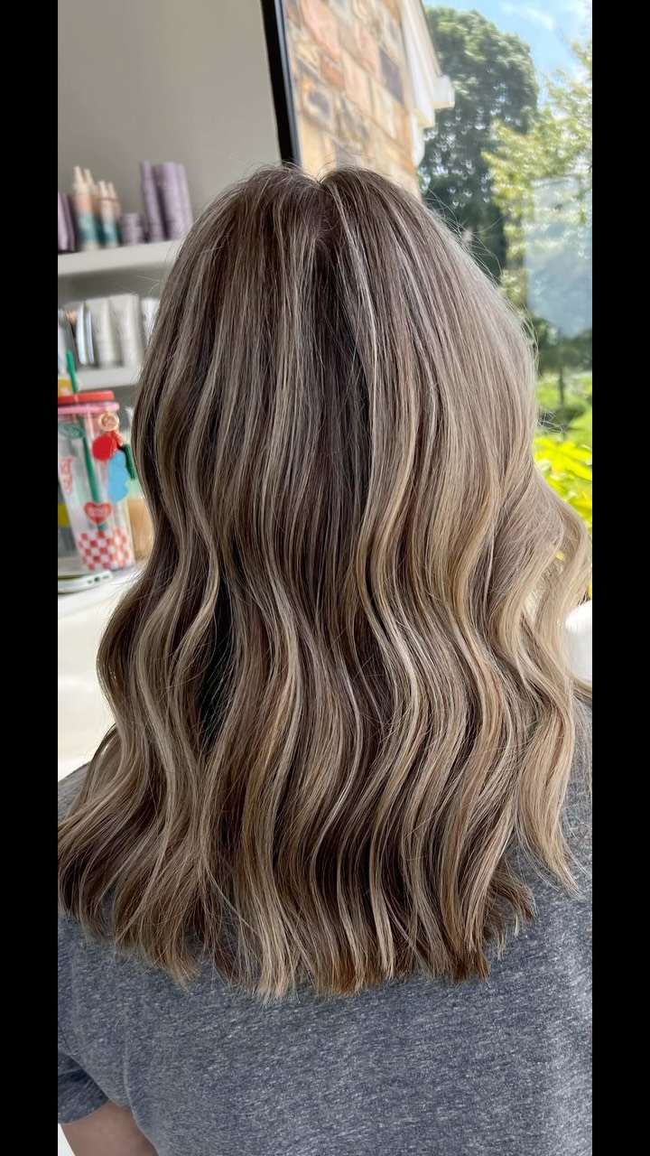 Dimension. Depth. Light. ✨
.
Creating beautiful hair is only part of what we do. We’re passionate about creating an environment where talented stylists can continue to grow and elevate their craft.
This dimensional blonde was created by owner Karen—intentional, seamless, and designed for effortless dimension.
✨ Mane Art is growing. Could you be the next artist to join our team?
#maneartsalon
#njhair
#joinourteam
#wherecreativitybecomesconfidence
#njhairstylists