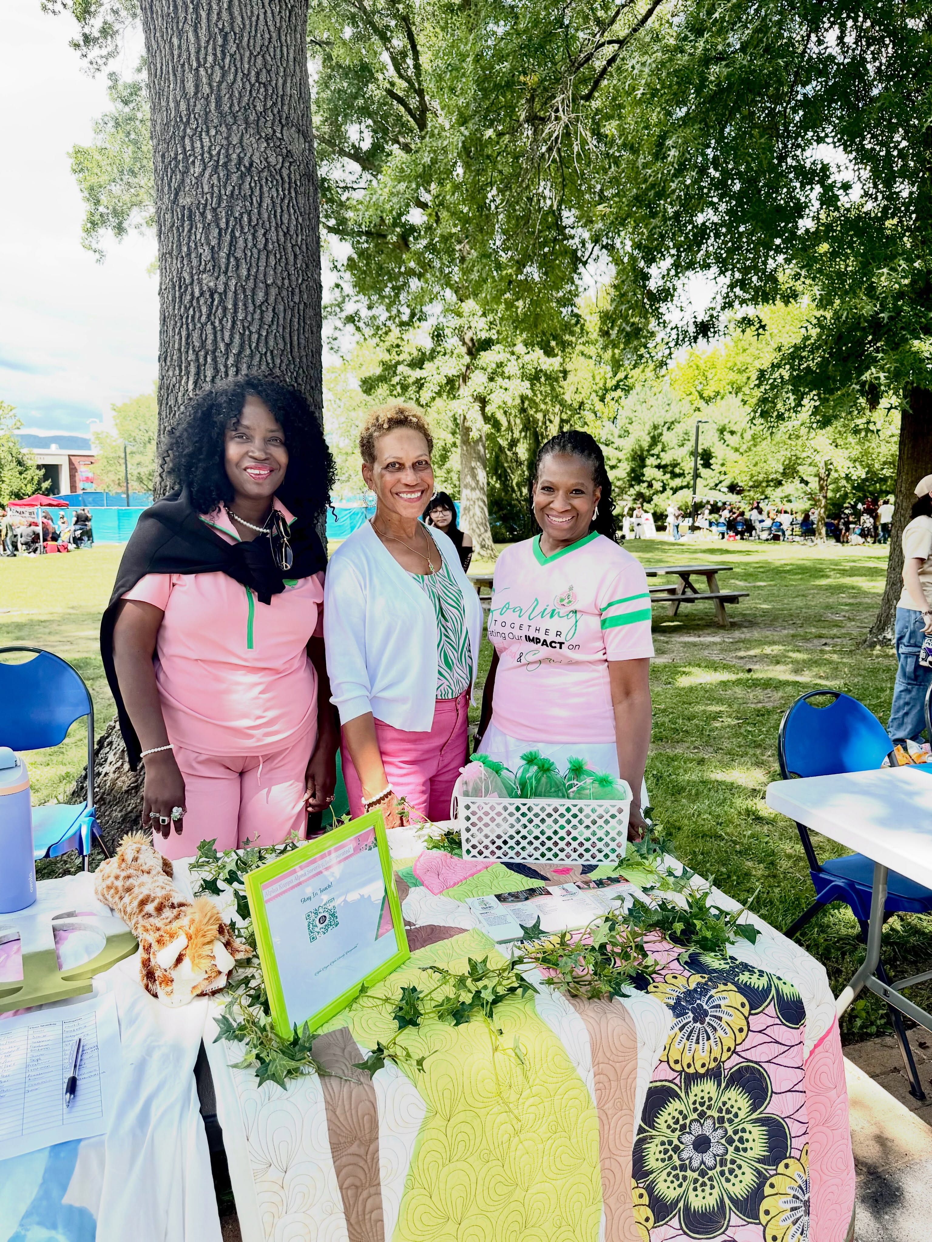 Members of Iota Alpha Omega participated in the SUNY New Paltz Involvement Expo. 💕💚☺️