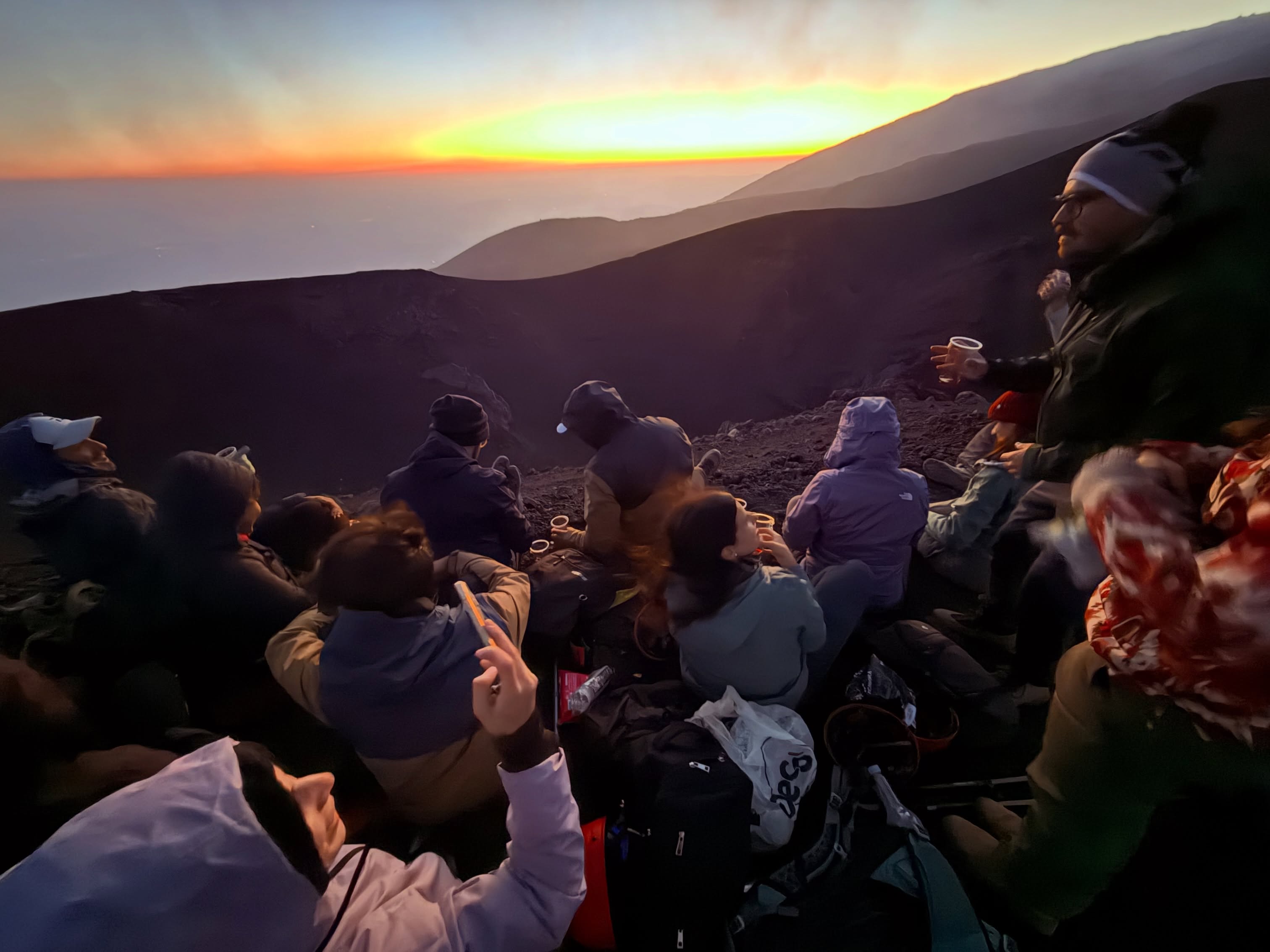 #Etna 3000 Sunset • Un altro bellissimo tramonto con aperitivo stavolta ad alta quota con un gruppo eterogeno trapani/calabria 🤟🏻🌋 #sicily #volcanoes #sicilia #guidevulcanologichesicilia
👉Prossime date
• 25 agosto 2026
• 03 settembre 2026
☎️ wa.me/etnative o +393780861560