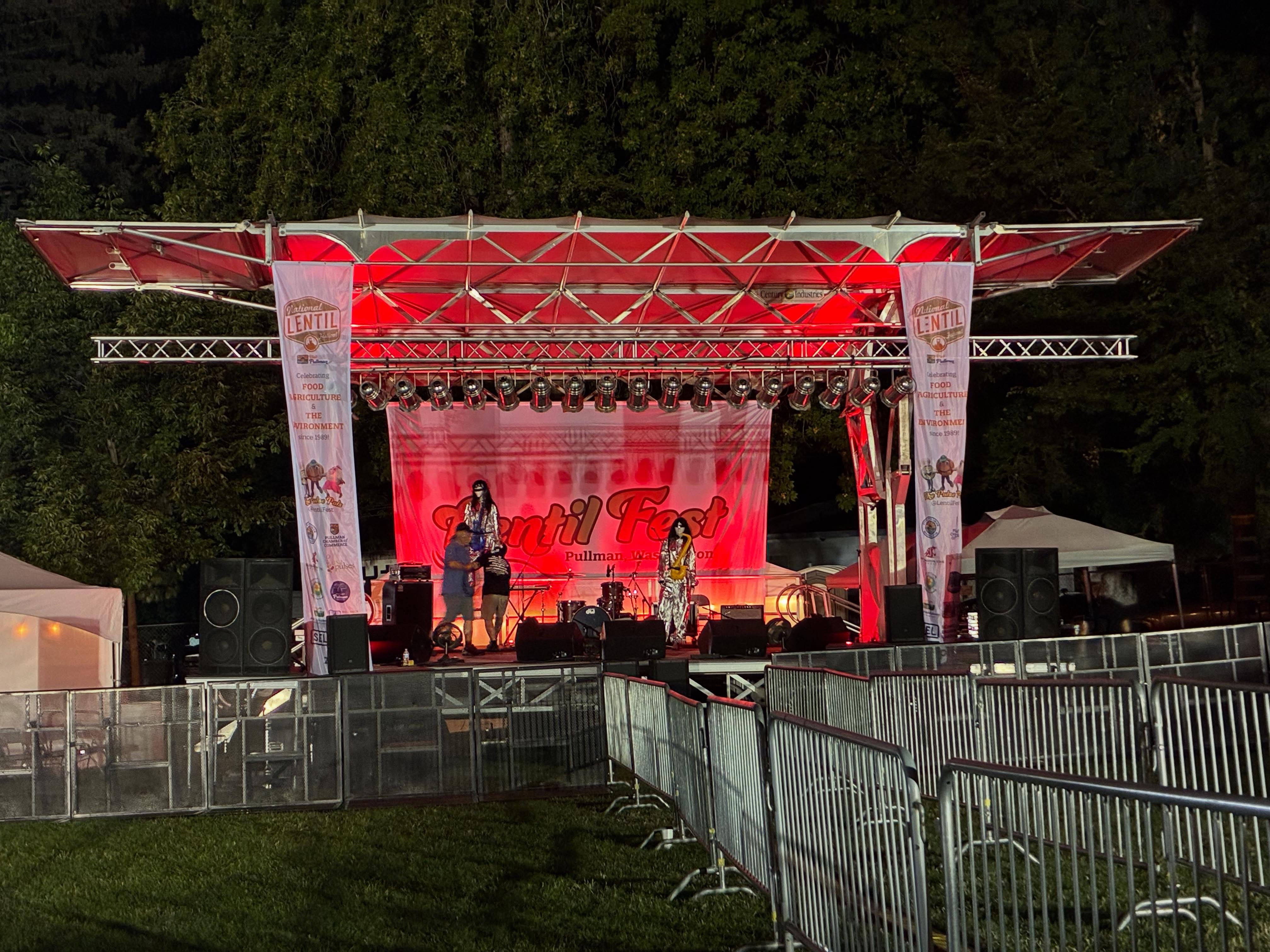 📣 Tell us about your experience @ lentilfest.com ✨ Huge thank you to our cooking and concert lineups @quantumchef3 @laurenchandlercooks @hawahassan @monopines @iamabbiecallahan @debbiidawson as well as our partners and many supporters like you! 💗 #LentilFest forever!!!