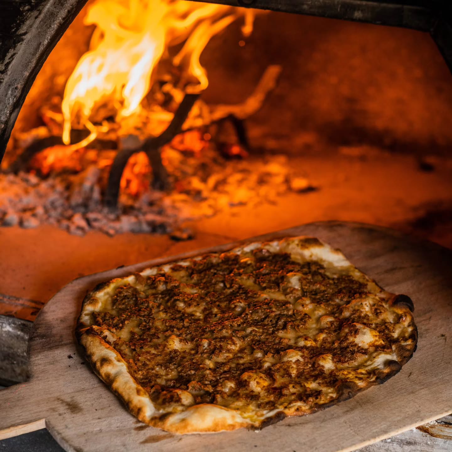 Hi folks 👋
This week long we are at The Beer Spot Huapai 🔥🍻
》 August 24-30
Baking wood-fired Turkish Pides everyday from midday till late 🔥
📍321 Main Rd. Huapai @thebeerspot
》Meanwhile, our New Permanent Pop-up inside @properdonerkebab at Ellerslie is OPEN weekly, Tuesday-Sunday, 11 AM-9 PM.
▪︎We have our full range of Traditional Turkish Pides and more Döner Kebab options available at Proper Döner Kebab at Ellerslie.
▪︎Online ordering and pickups from the Ellerslie store, and deliveries with Uber Eats and DoorDash are available.
#woodspiritnz #turkishstreetfood #turkishpide #aucklandfoodtrucks #thebeerspot