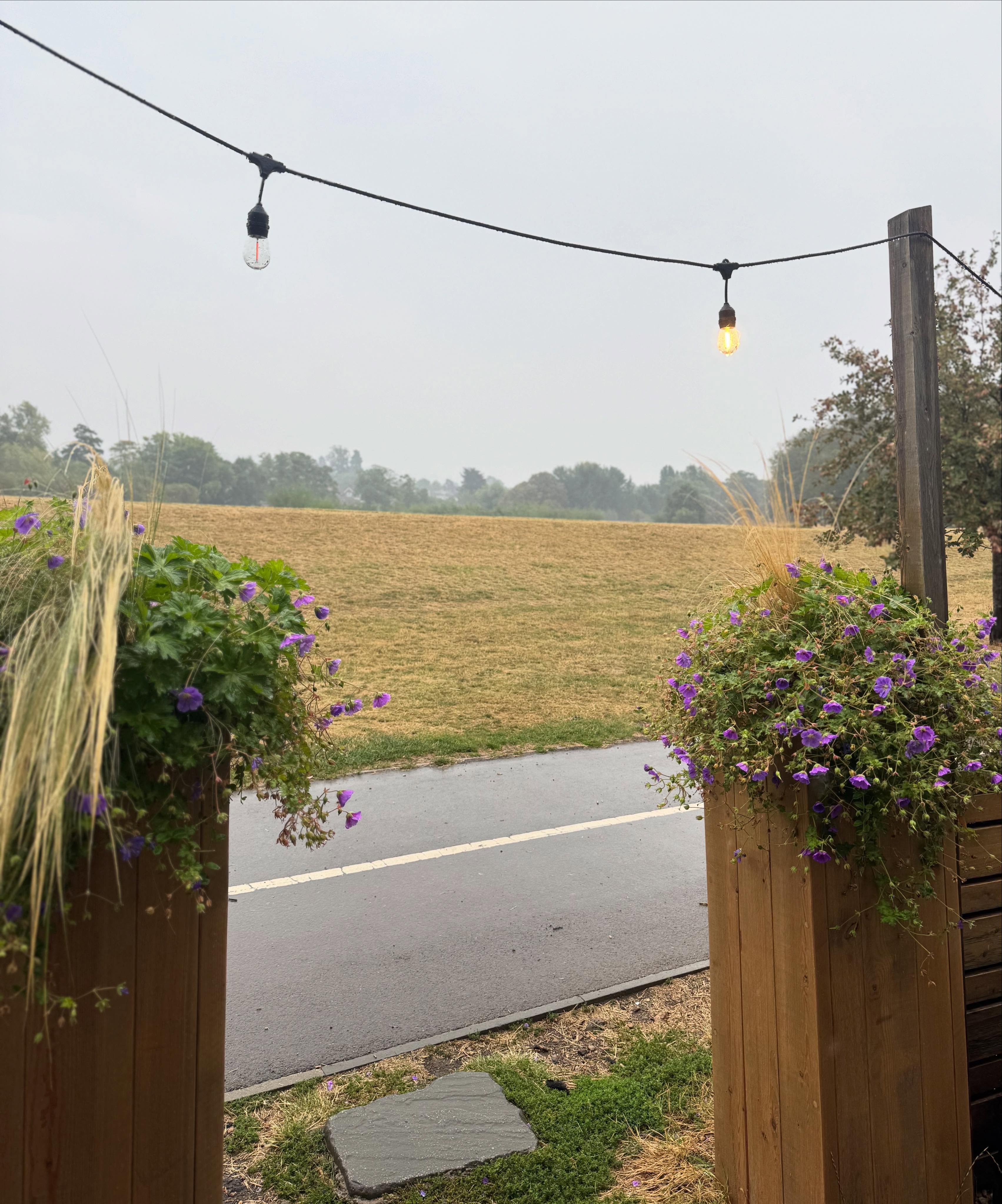 Even though it’s rainy outside, we’re not letting it dampen the mood! 🌧️✨ Come and enjoy your coffee and breakfast with us in the shelter ☕️