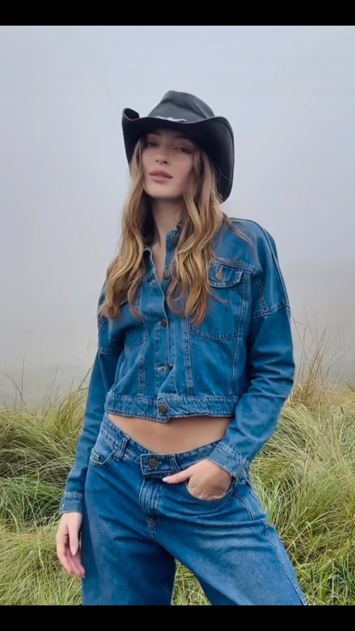 Mili available in Colombia
.. .
#ICONICmodels #belCONIC #MGMT
#iconicmodelscolombia