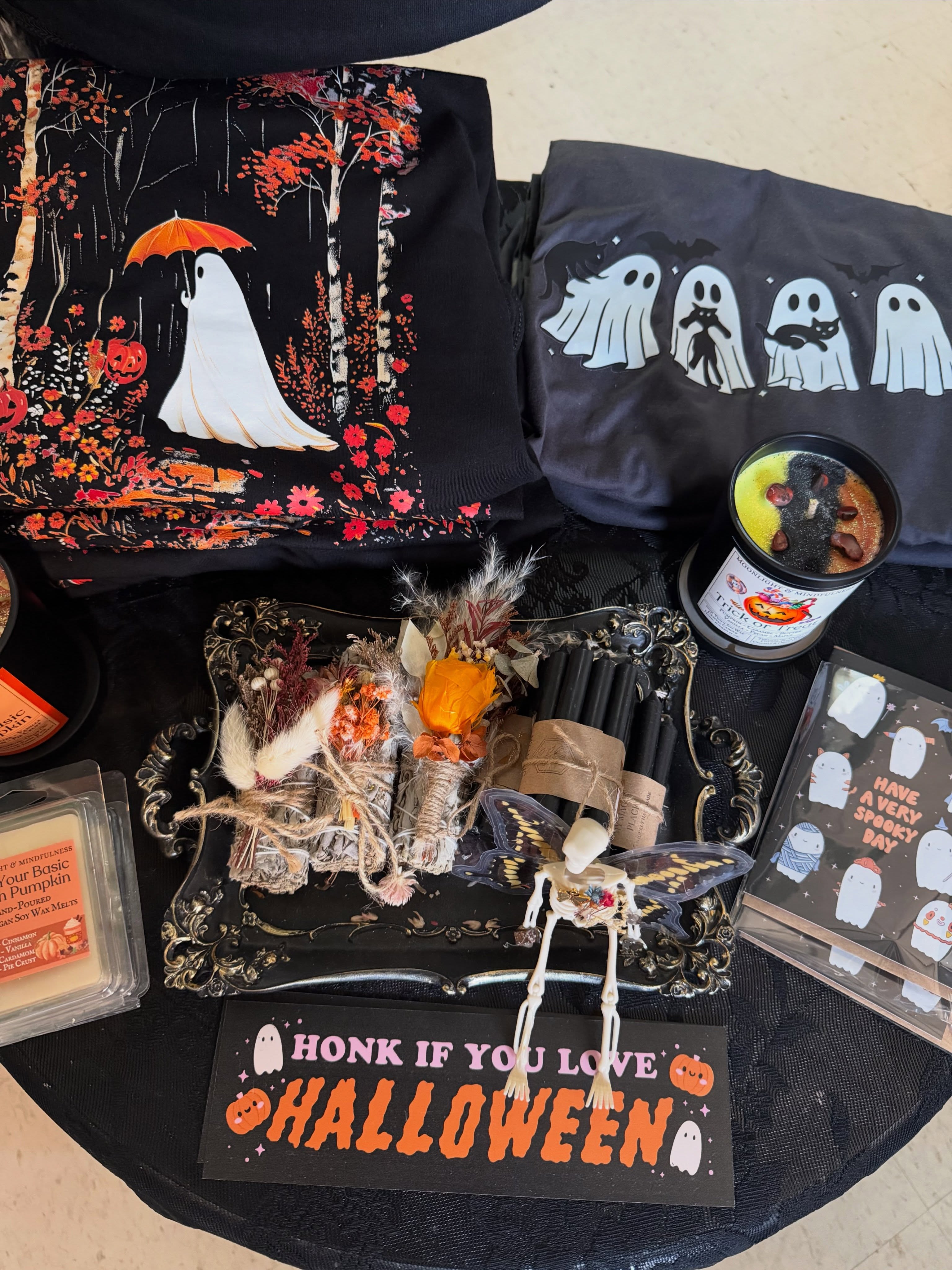 Another week, another restock & new items to be found in our shop! From candles, crystals, and clothes, to bumper stickers, home decor, and more. Come visit us to see what’s new 👻🖤✨
#witchshop #metaphysicalshop #spookyseason #halloween #halloweenshopping