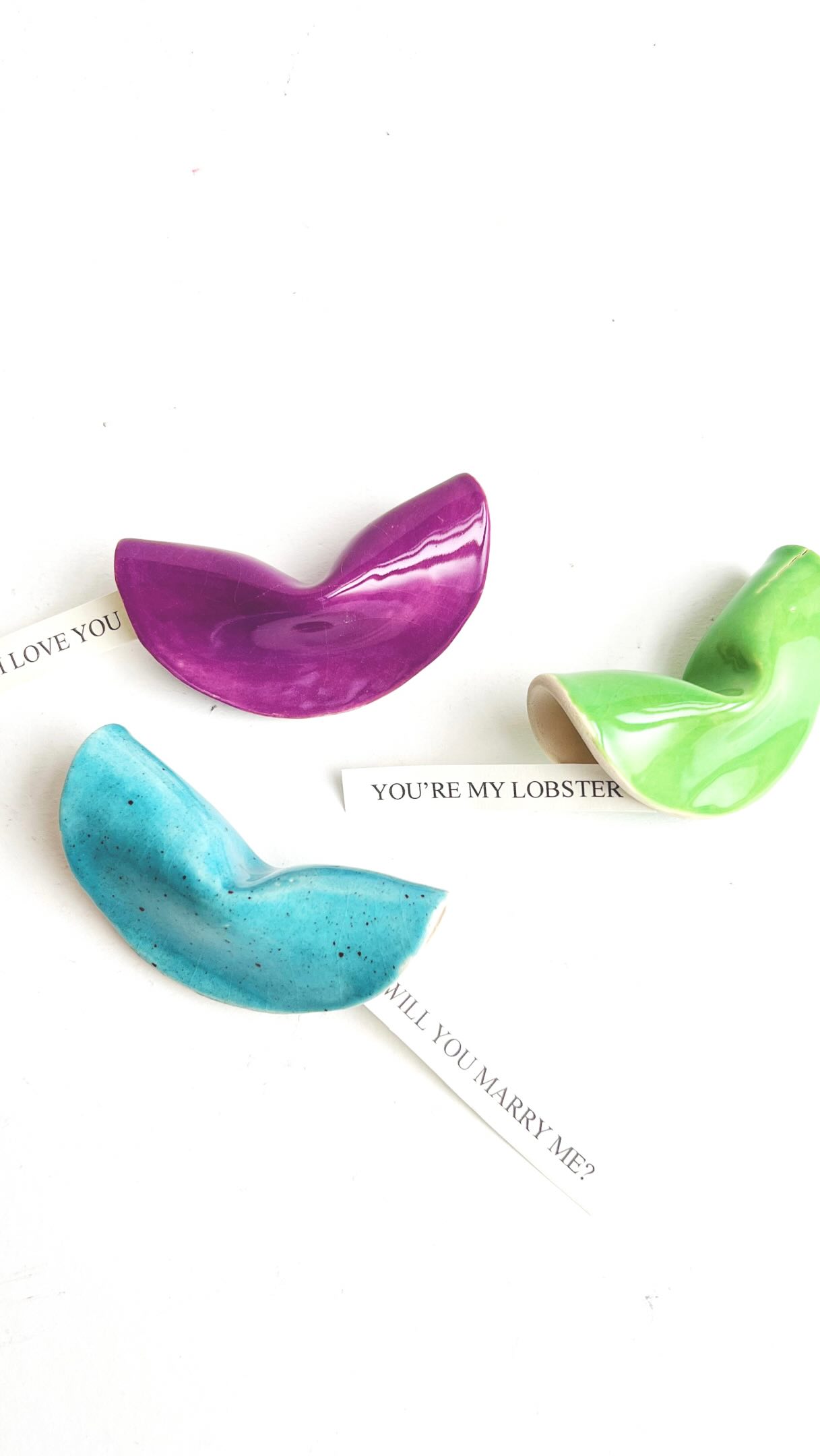 Just type in your personalised message when you order
- an inside joke
- a favourite saying
- a date
- an incredibly inappropriate phrase (my faveš)
- a tiny declaration of love.
You write it. Iāll hide it insideš„ ā”ļø
#personalisedgift #handmadegift #fortunecookies #uniquegiftideas #madeinuk
